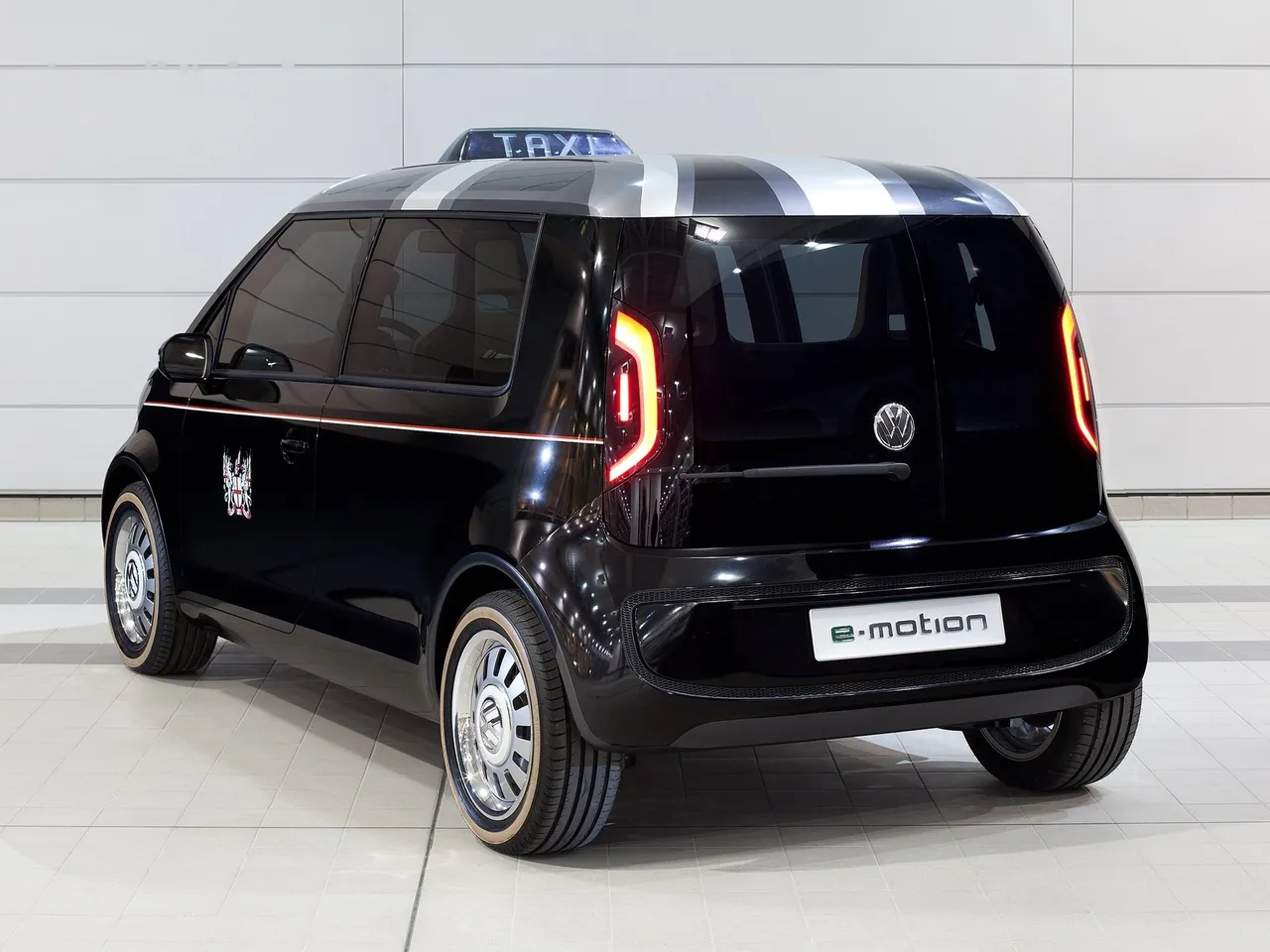 Volkswagen London Taxi Concept (2010) - Rear Three-Quarter
