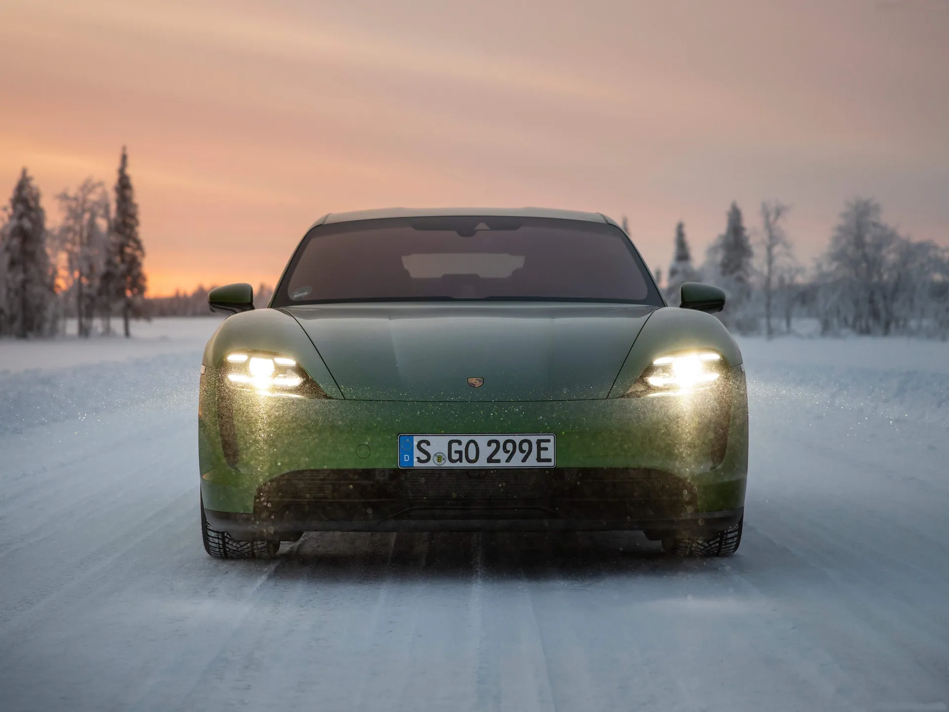Porsche Taycan 4S (2020) – zepředu