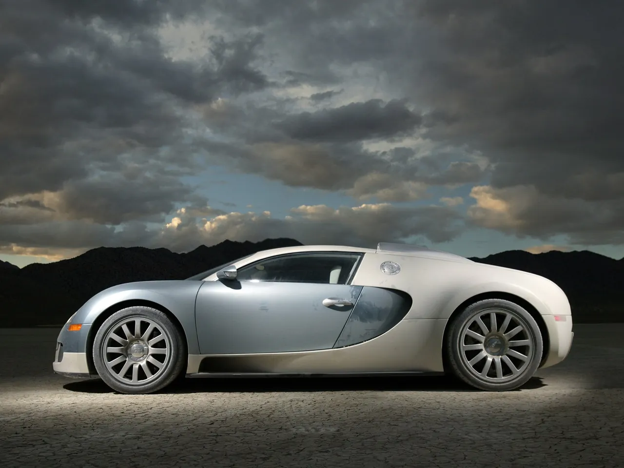 Bugatti Veyron (2005) – boční profil