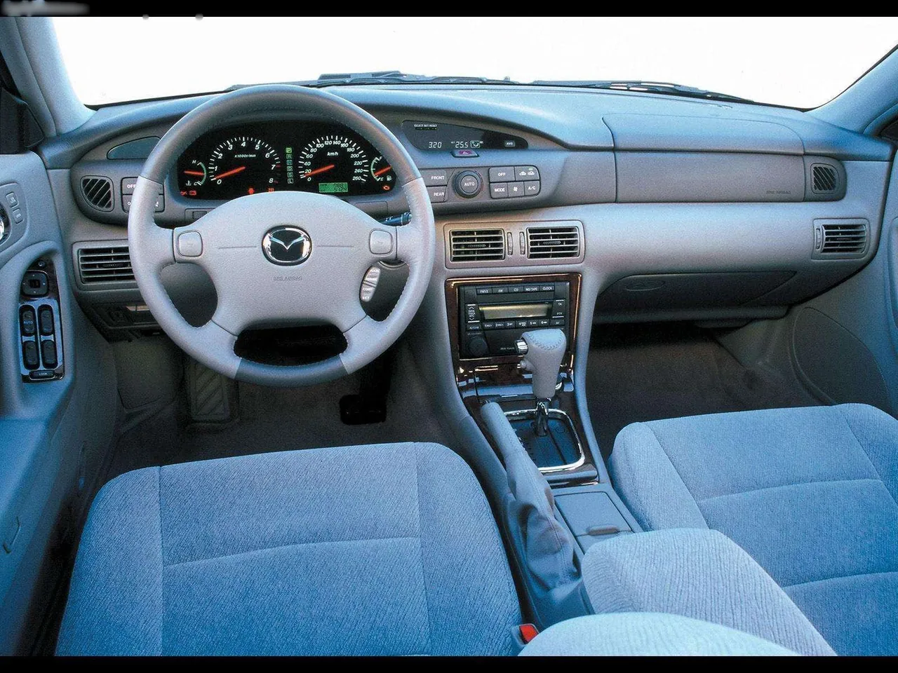 Mazda Xedos 9 (2000) – interiér