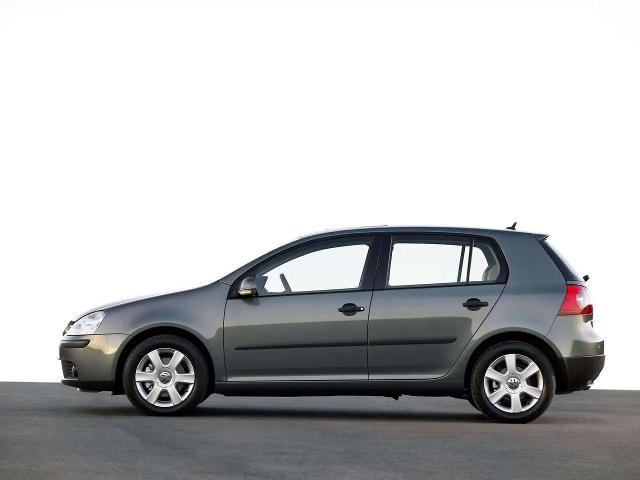 Volkswagen Golf (2004) - Side Profile