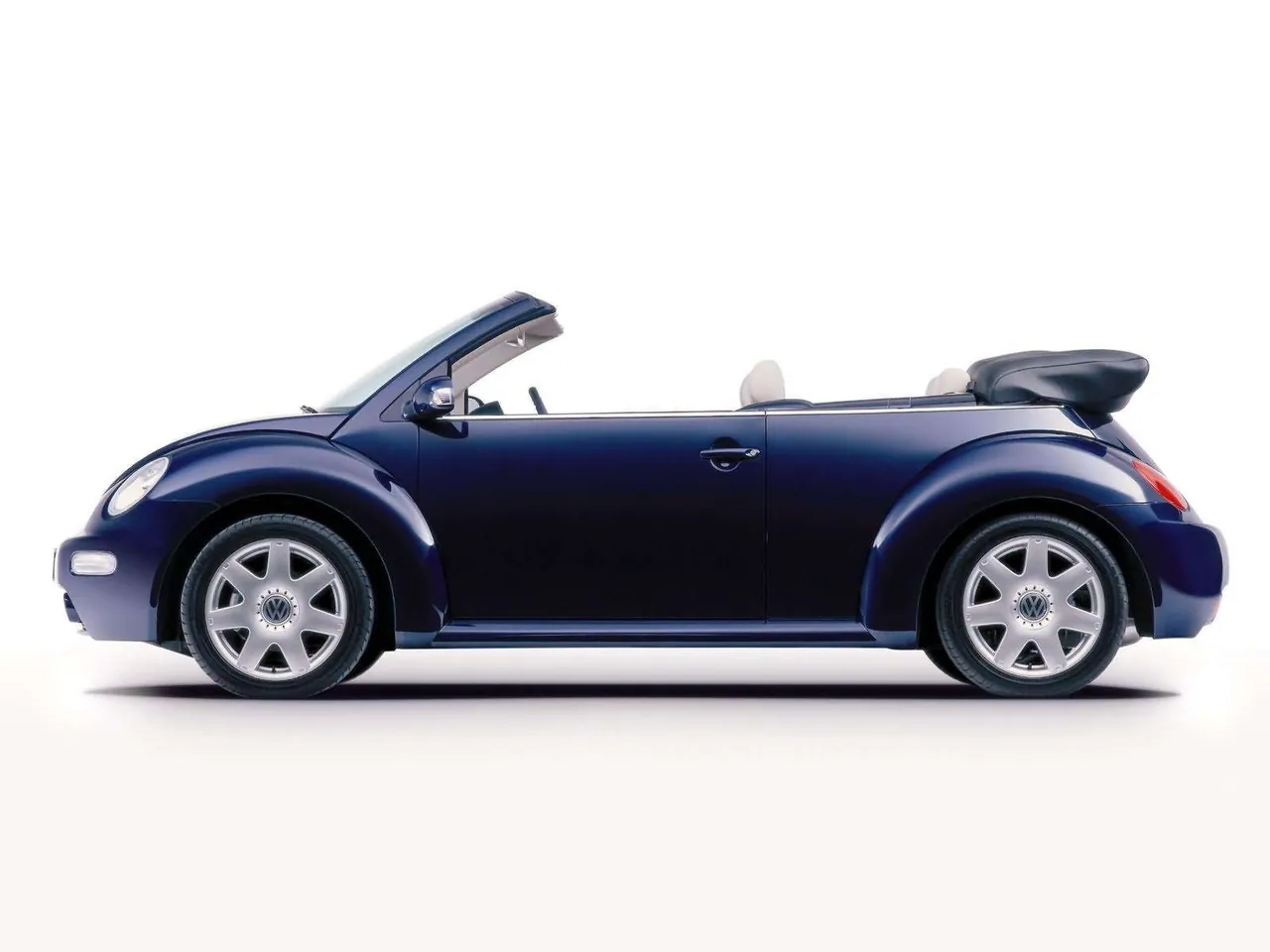 Volkswagen New Beetle Cabriolet (2003) - Side Profile