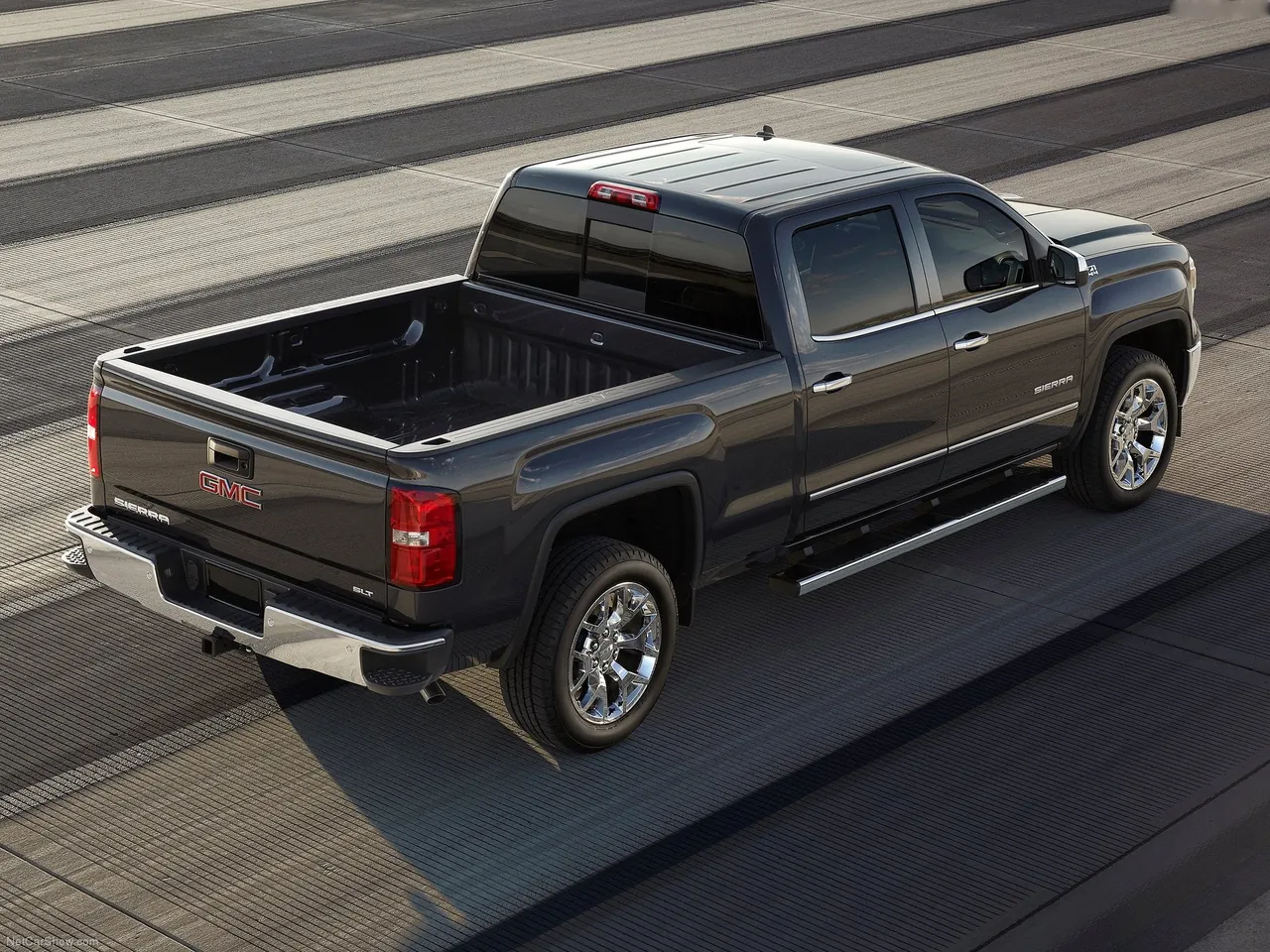 GMC Sierra (2014) – zadní tříčtvrteční pohled