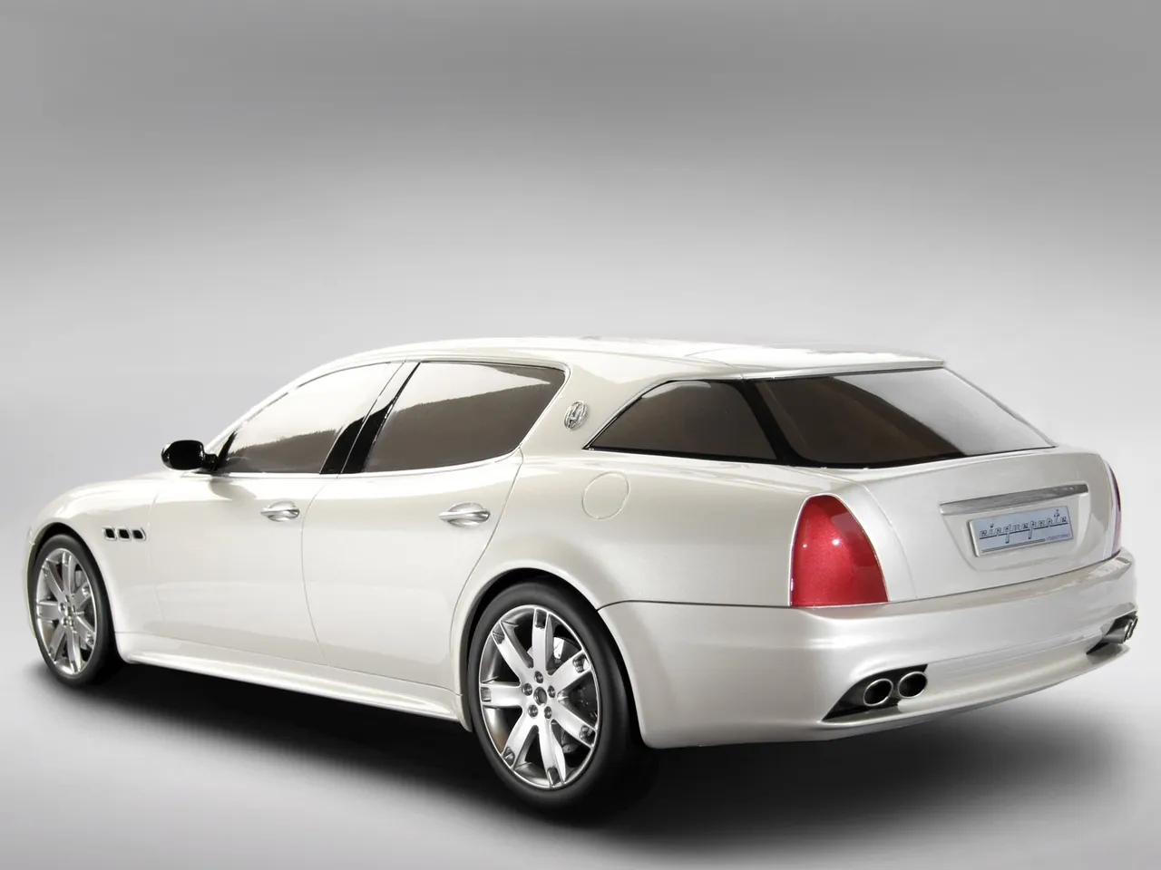 StudioTorino Maserati Cinqueporte (2008) – zadní tříčtvrteční pohled