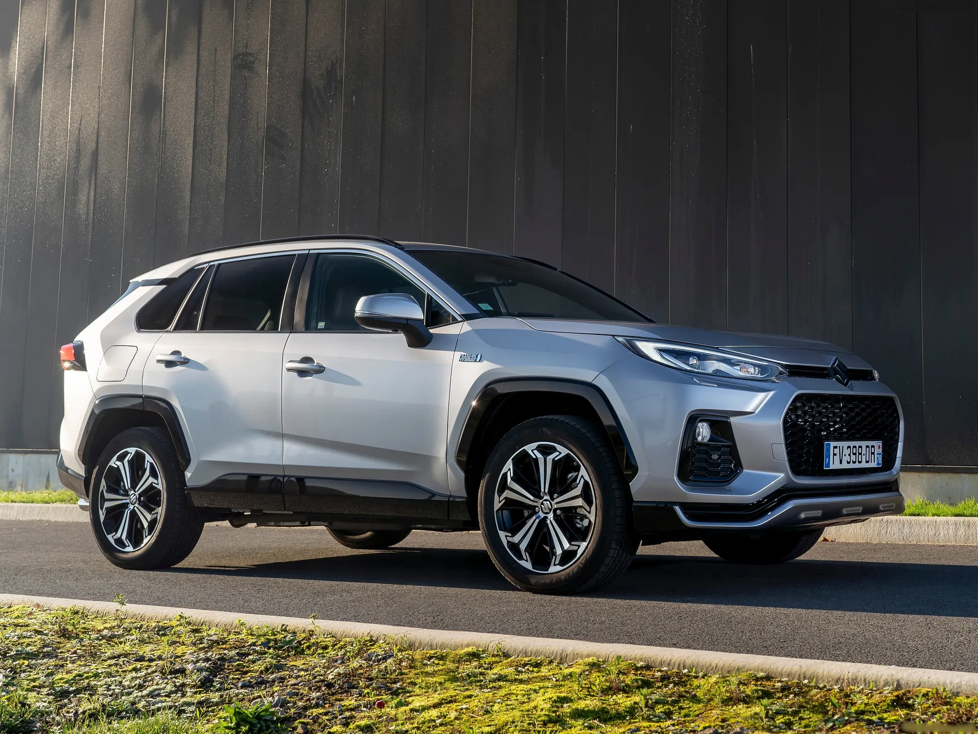 Suzuki Across (2021)