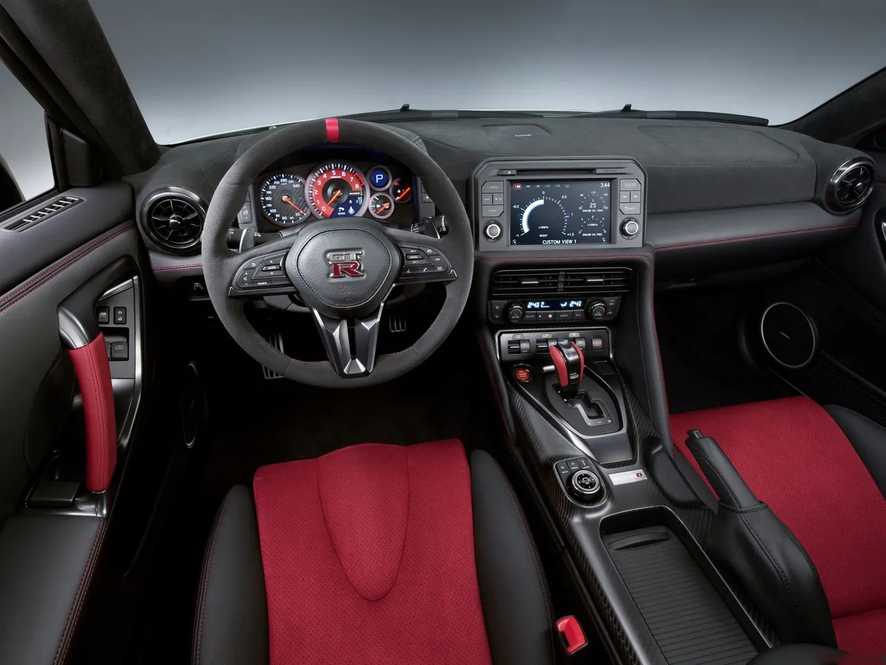 Nissan GT-R Nismo (2017) – interiér