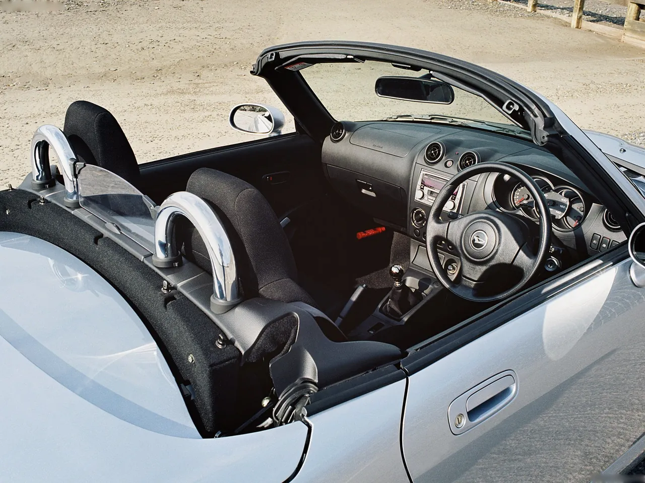 Daihatsu Copen (2007) – interiér
