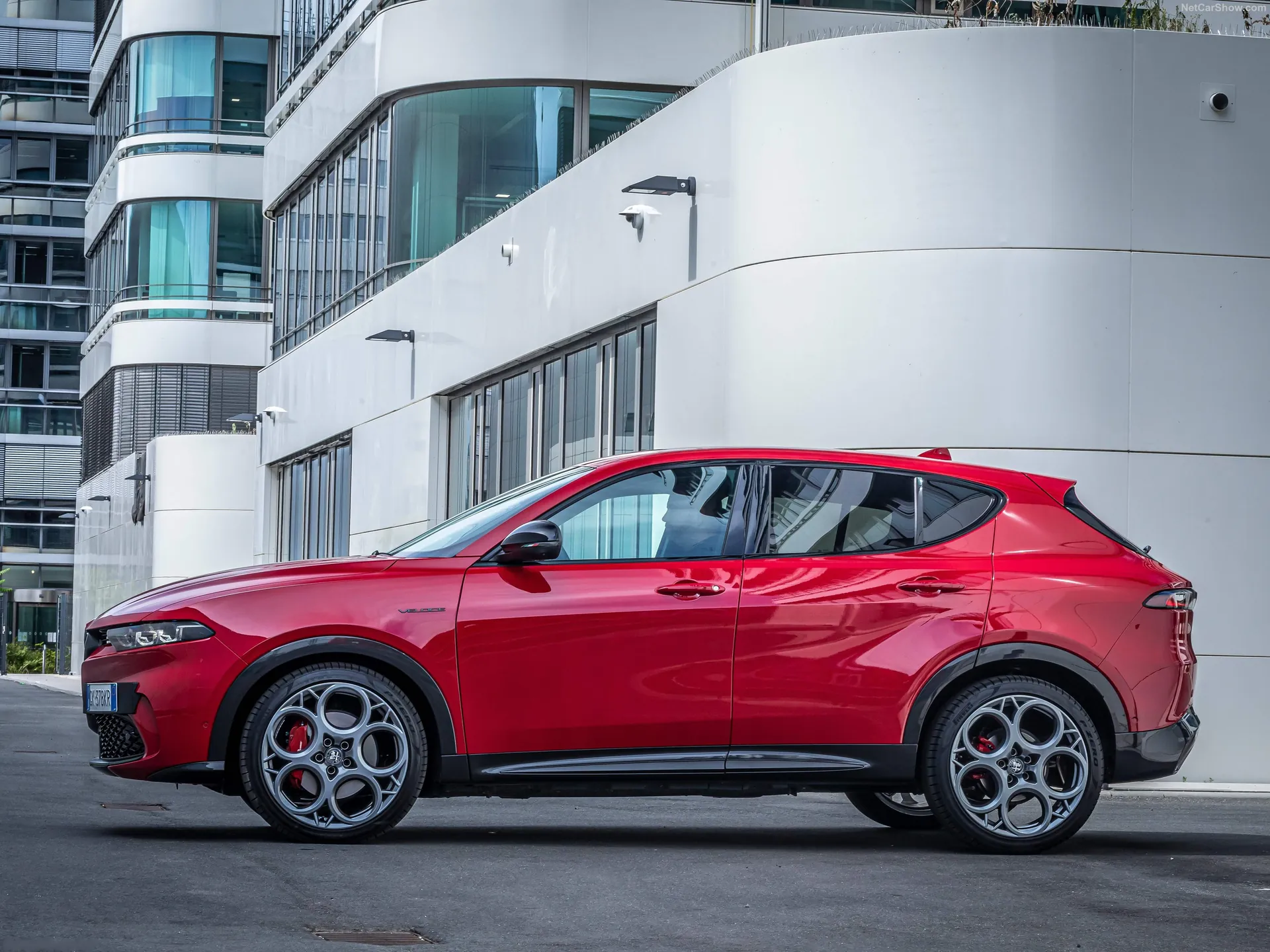 Alfa Romeo Tonale (2023) – boční profil