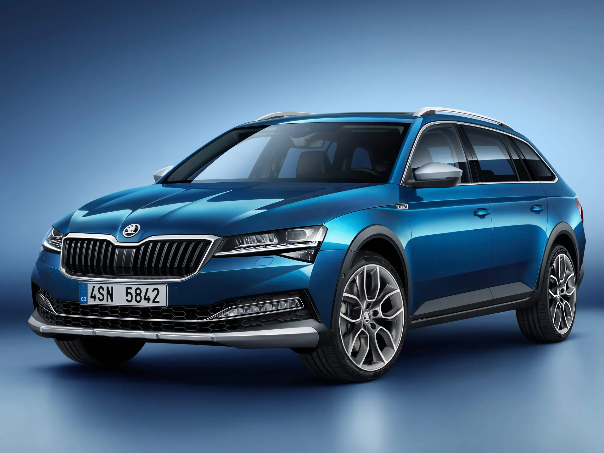 Skoda Superb Scout (2020)