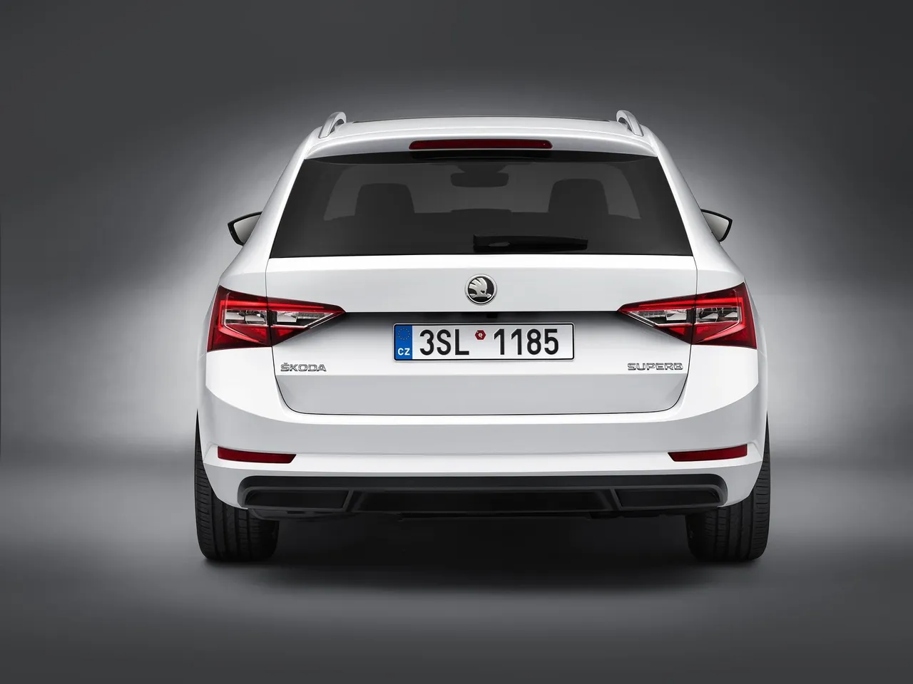 Skoda Superb Combi (2016) – zezadu