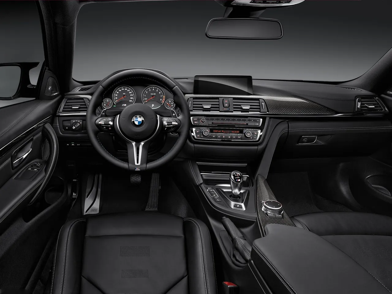 BMW M4 Coupe (2015) - Interior