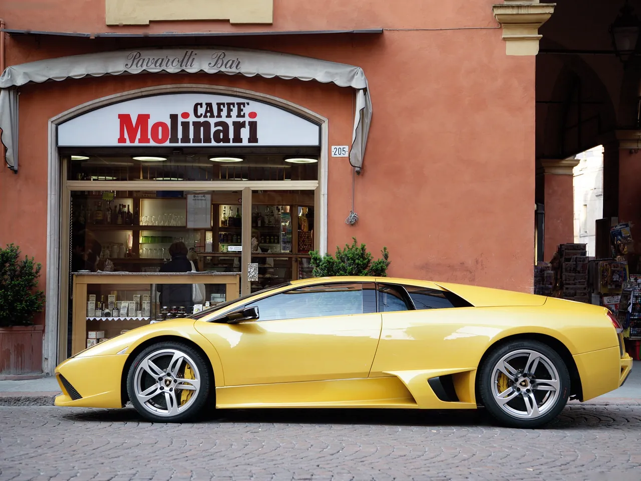 Lamborghini Murcielago LP640 (2006) – boční profil