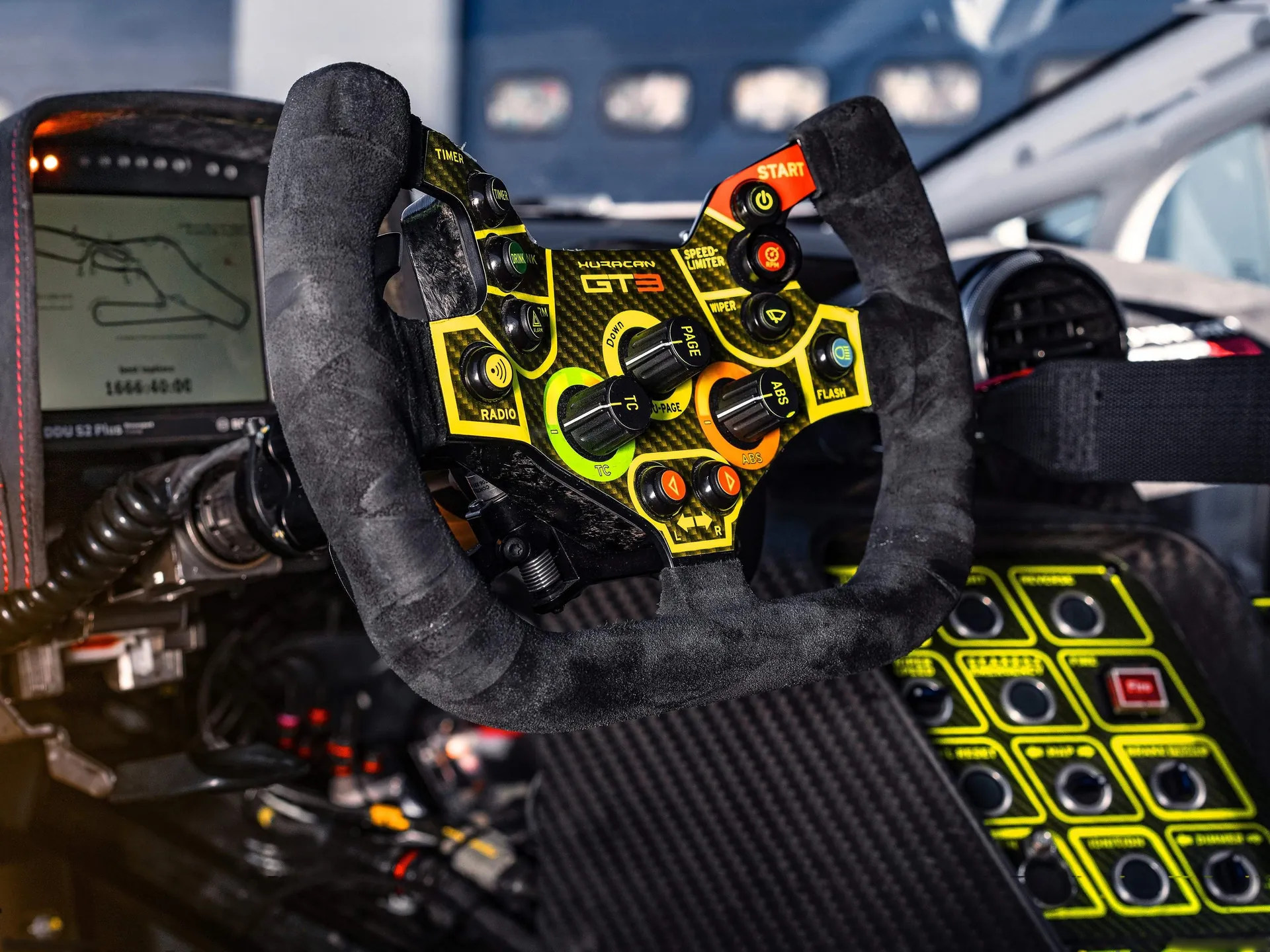 Lamborghini Huracan GT3 EVO2 (2022) – interiér