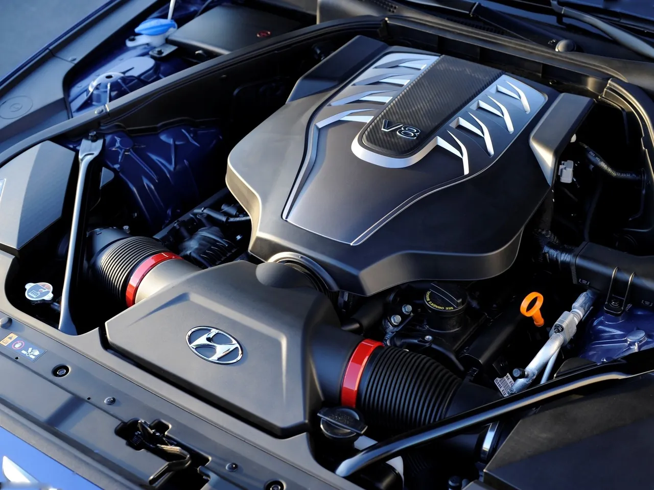 Hyundai Genesis (2015) – motorový prostor