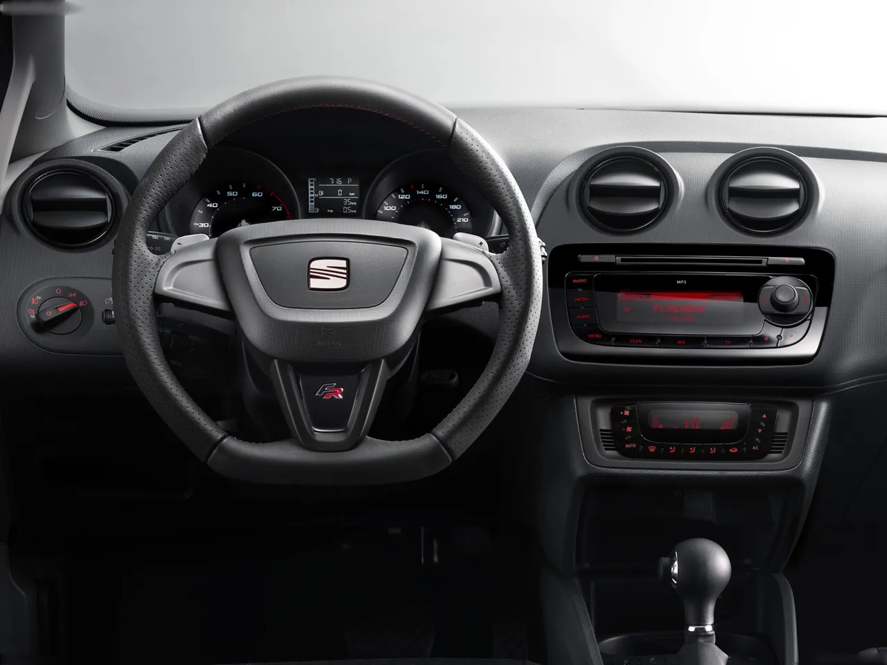 Seat Ibiza FR (2010) – interiér