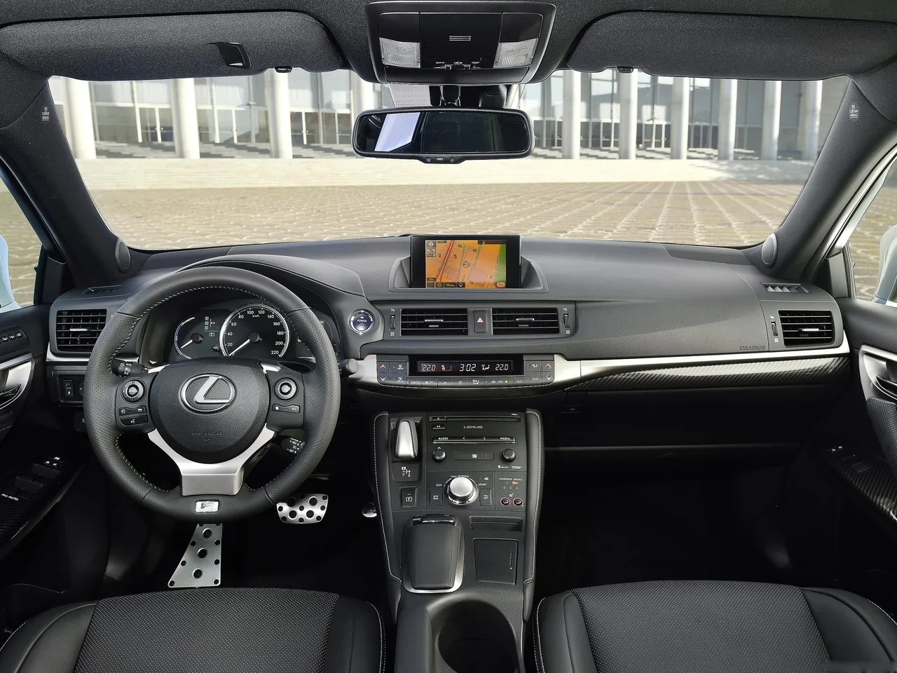 Lexus CT 200h (2014) – interiér