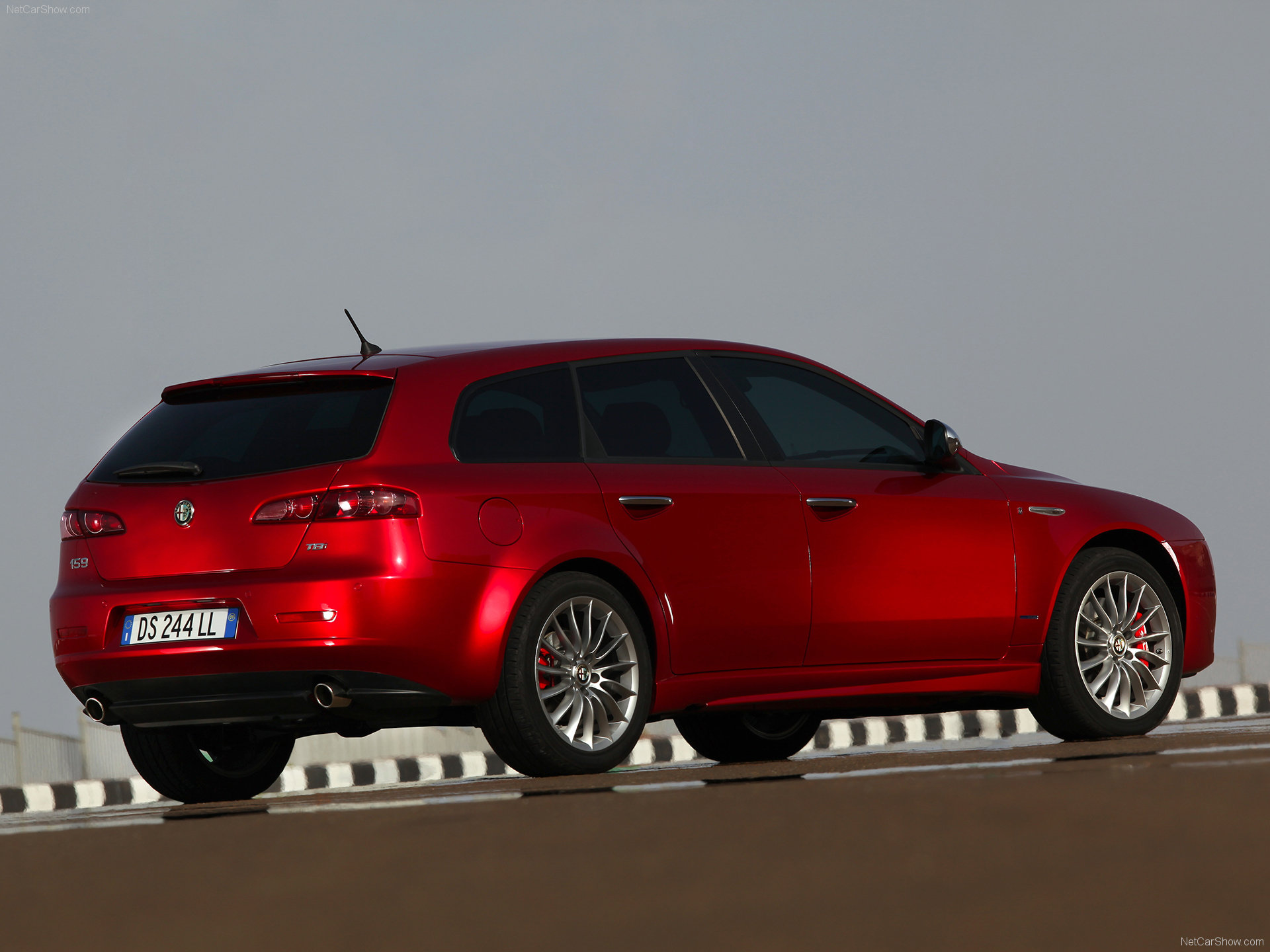 Alfa Romeo 159 Sportwagon (2009) - Rear Three-Quarter
