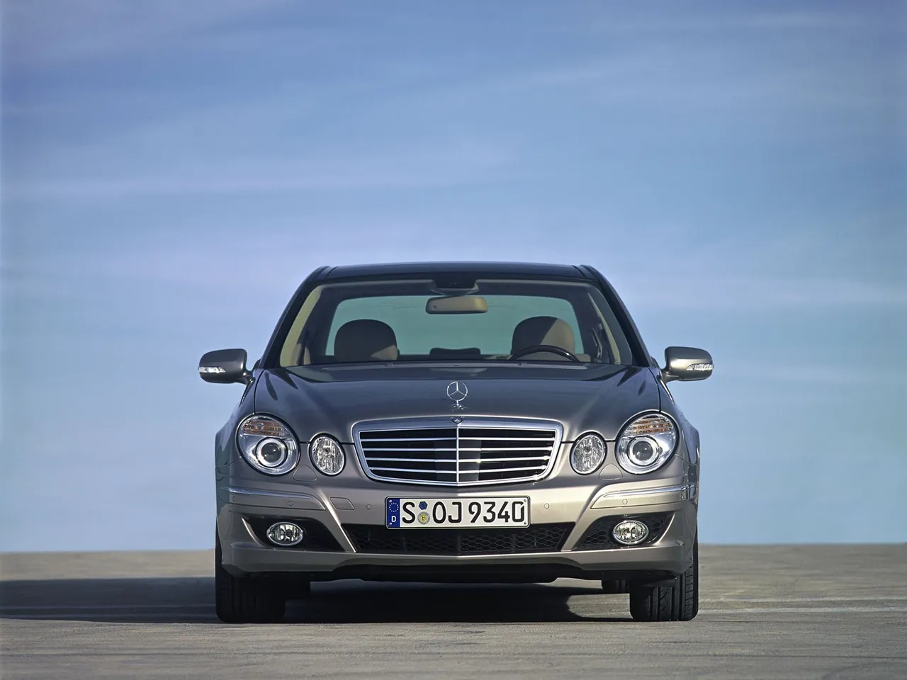 Mercedes-Benz E-Class (2006) - Front
