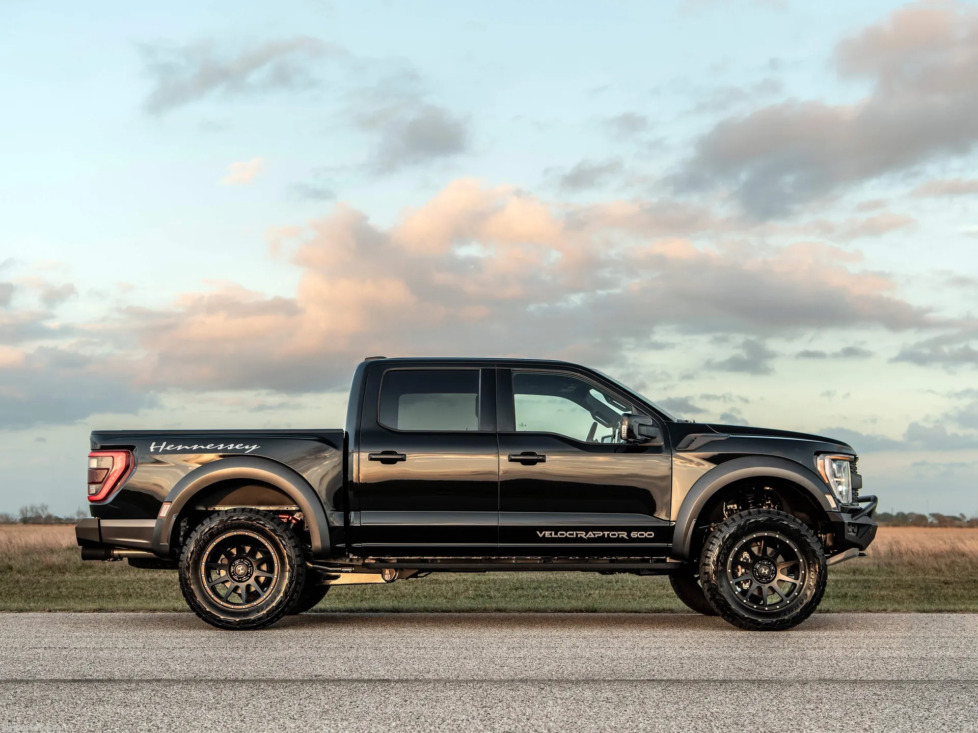 Hennessey VelociRaptor 600 (2022) – boční profil