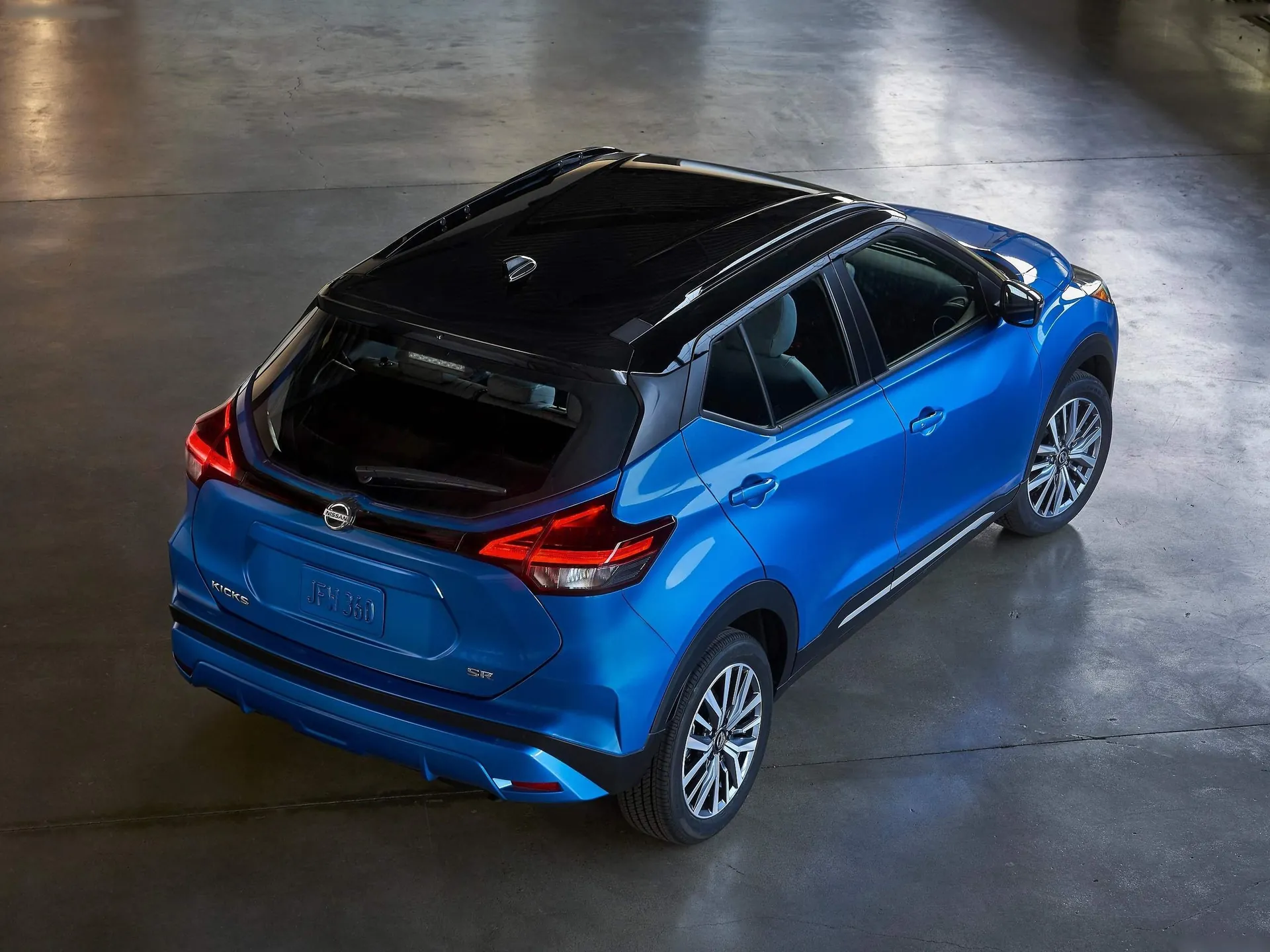 Nissan Kicks (2021) – zadní tříčtvrteční pohled