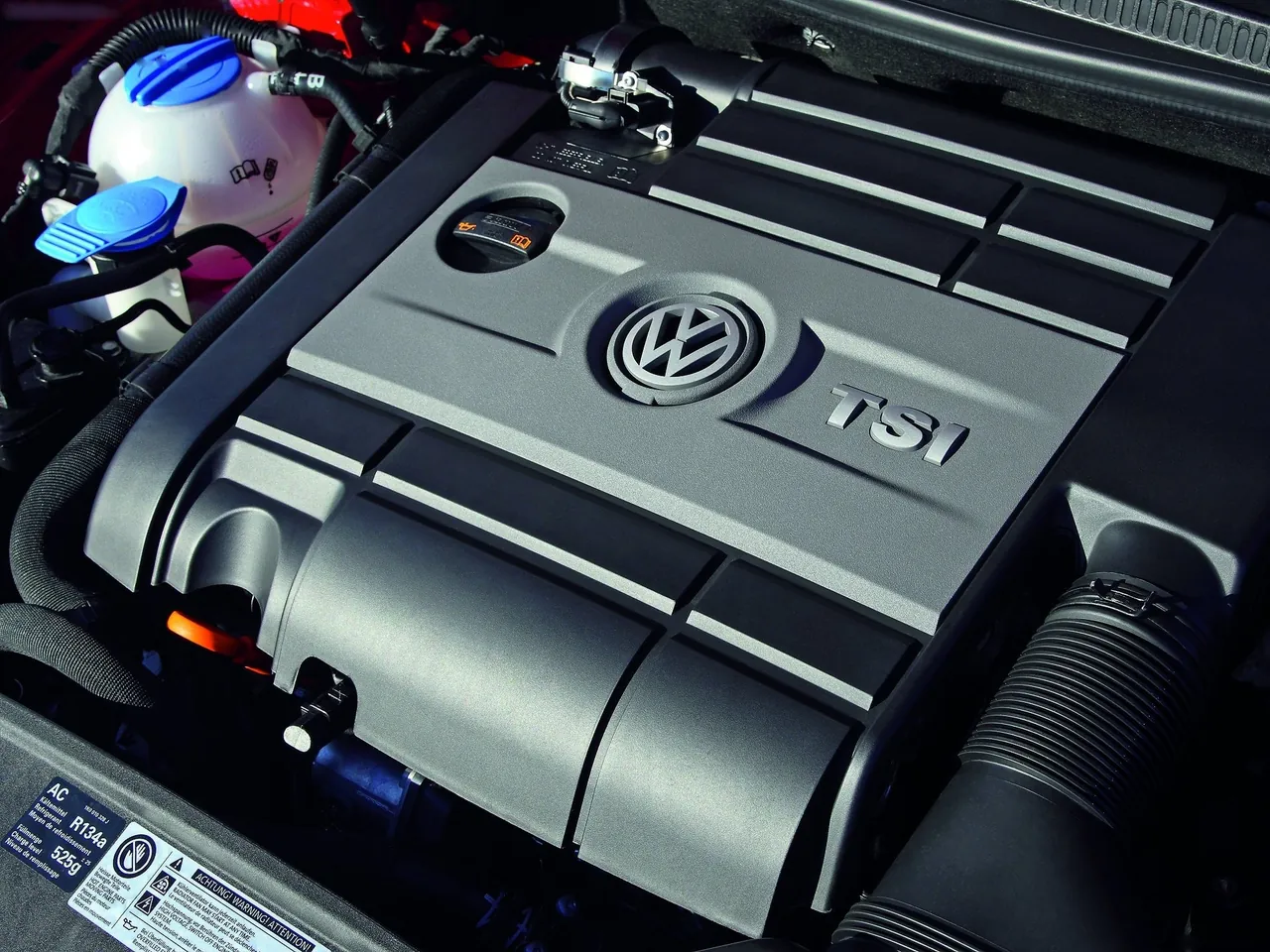 Volkswagen Golf R (2010) - Engine
