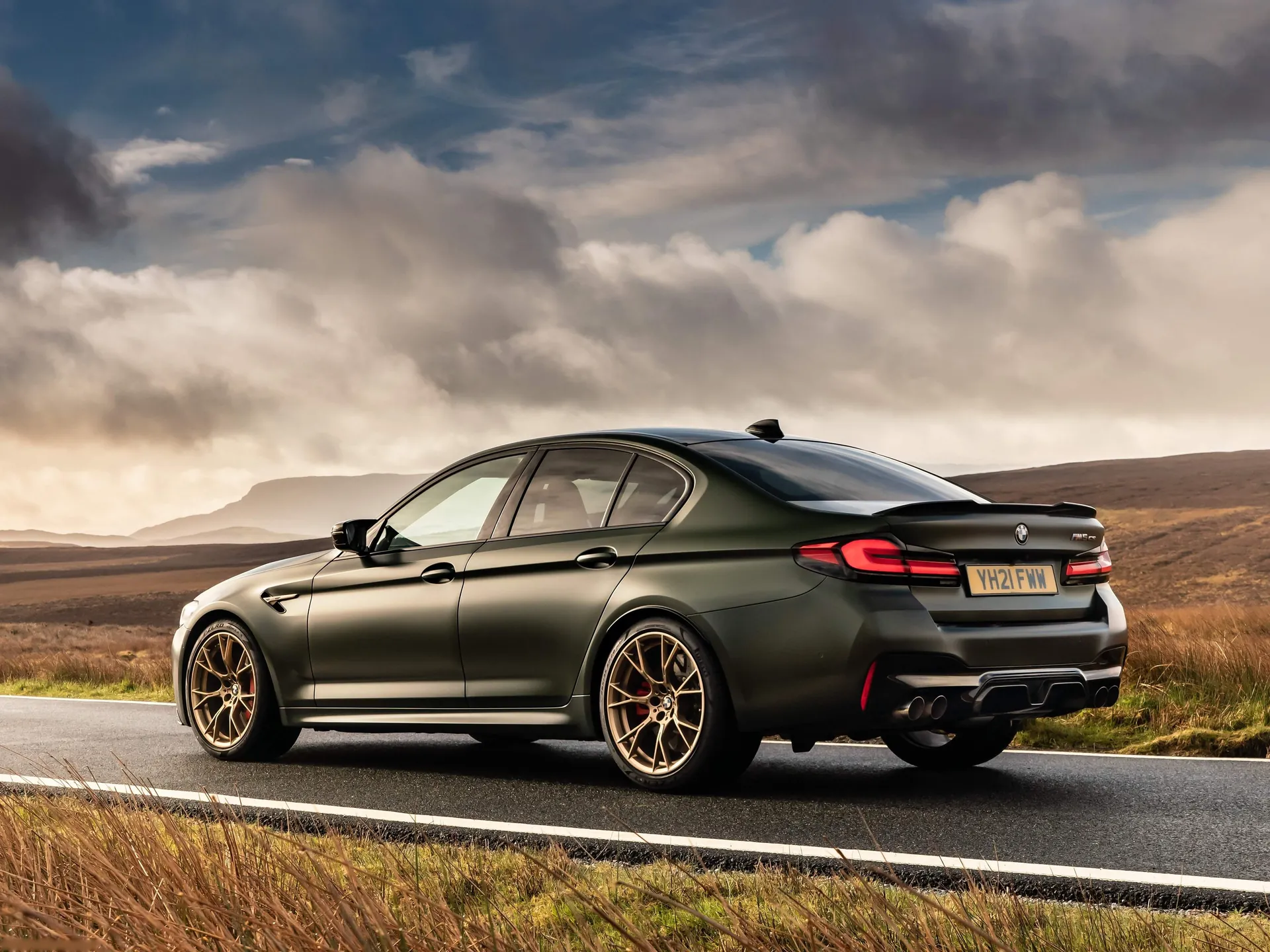 BMW M5 CS (2022) - Rear Three-Quarter