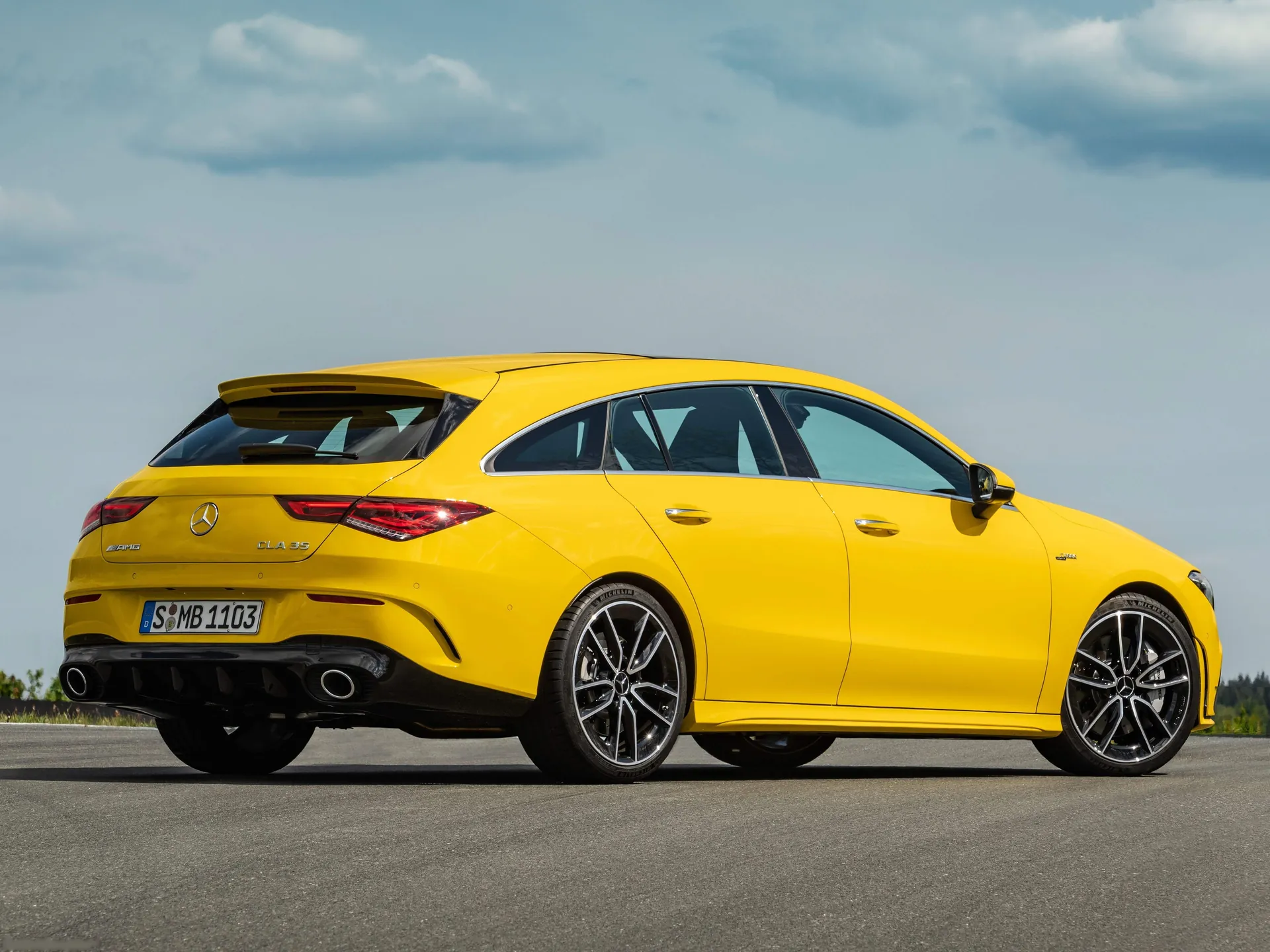 Mercedes-Benz CLA35 AMG 4Matic Shooting Brake (2020) – zadní tříčtvrteční pohled