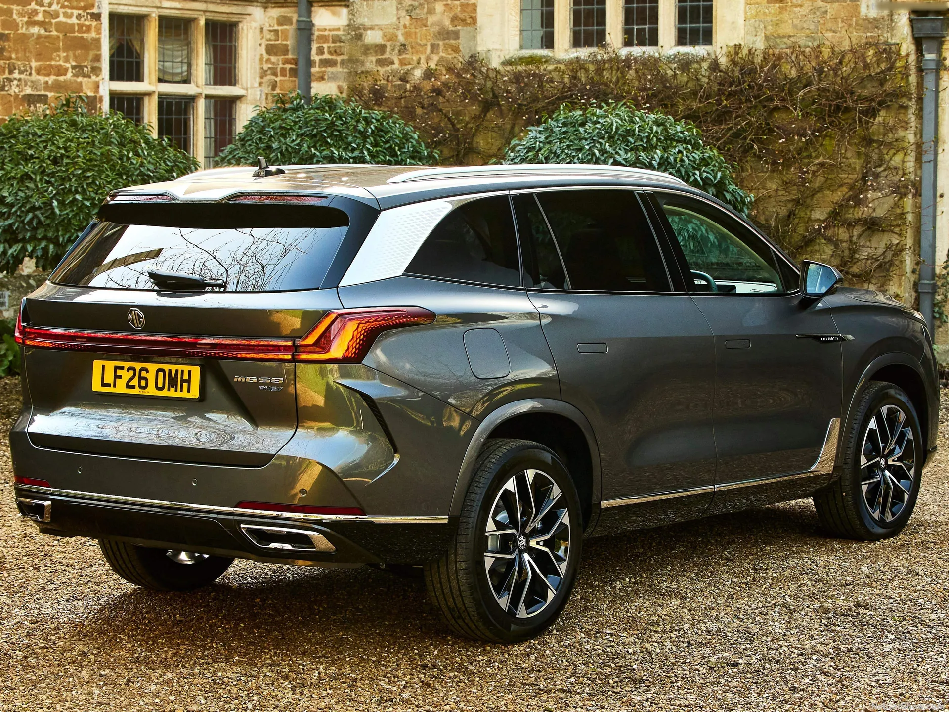 MG S9 PHEV (2027) – zadní tříčtvrteční pohled