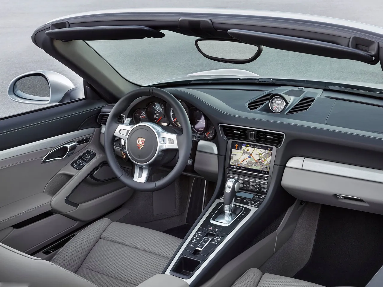 Porsche 911 Turbo Cabriolet (2014) – interiér