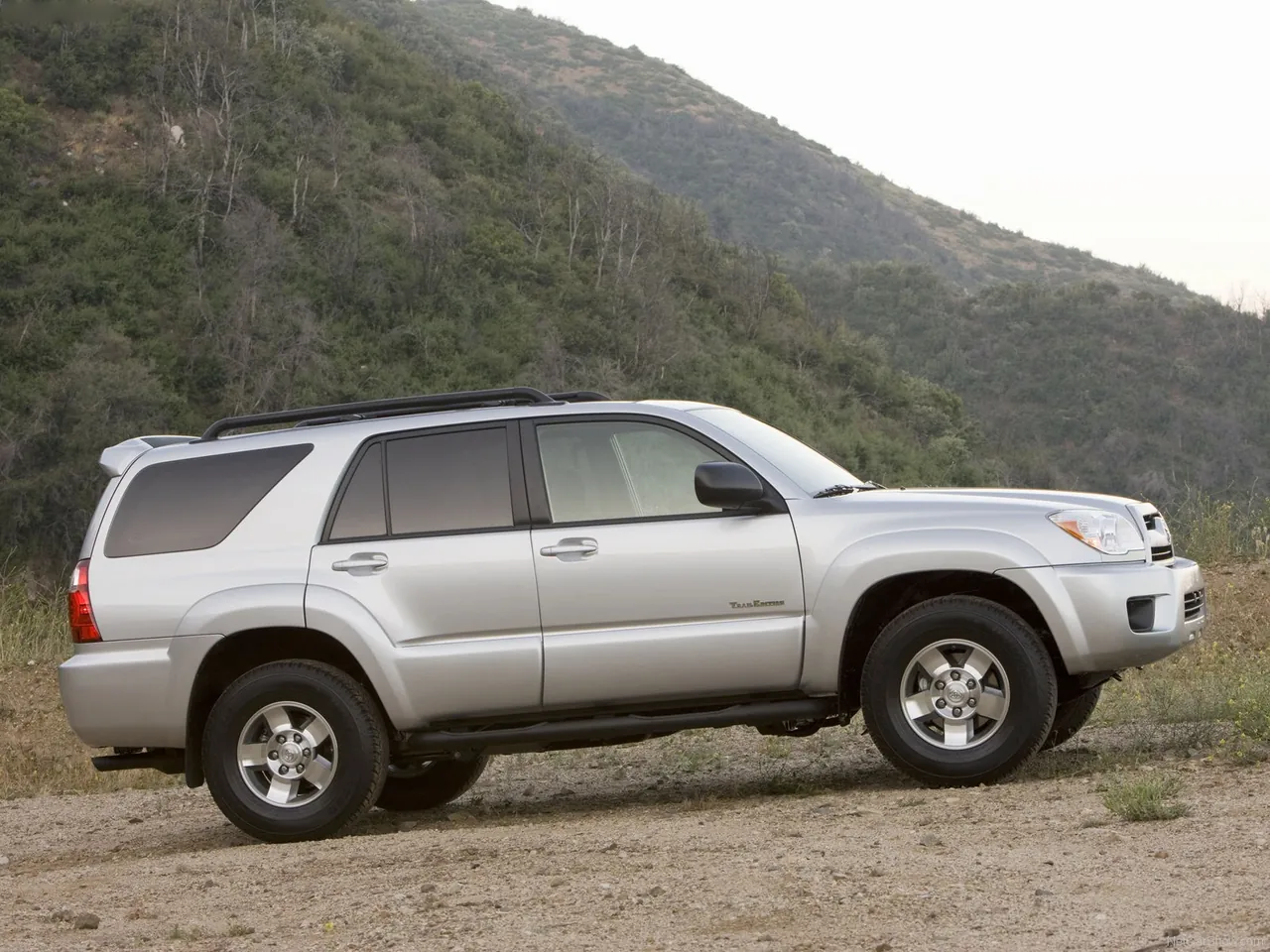 Toyota 4Runner (2009) - Side Profile