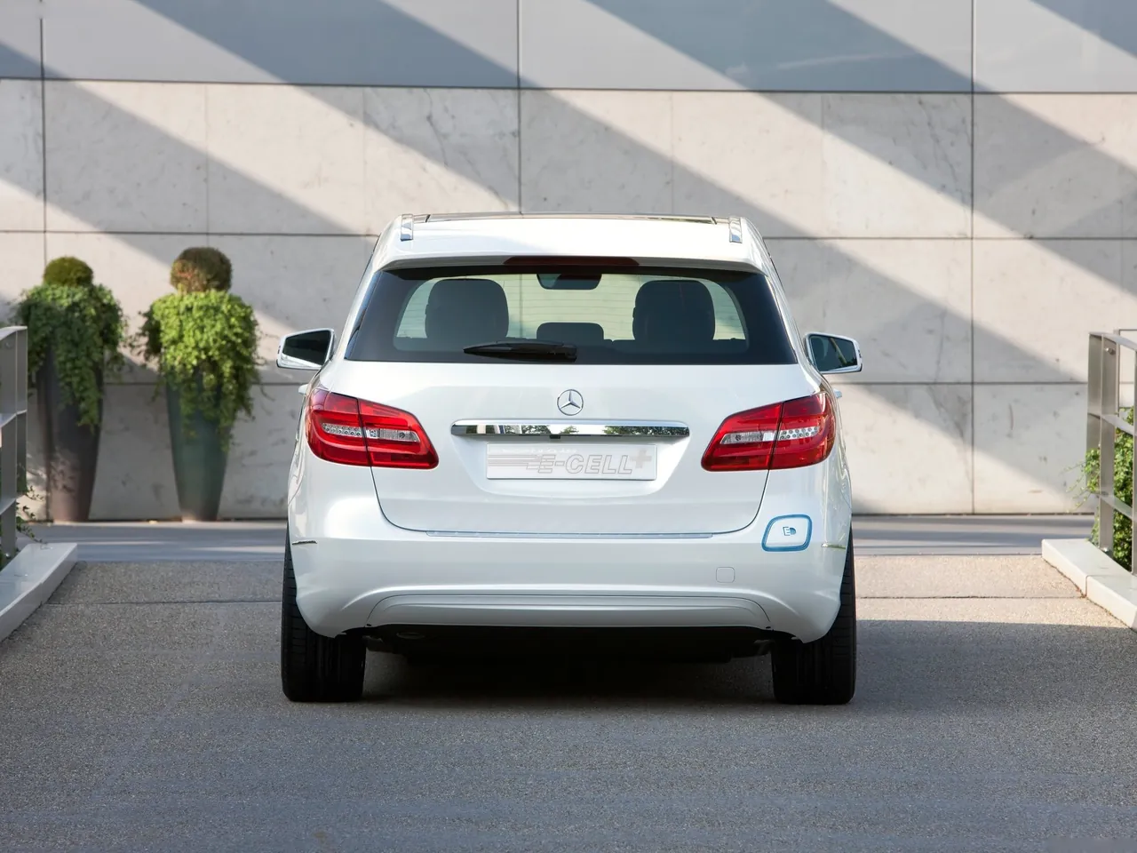 Mercedes-Benz B-Class E-CELL Plus Concept (2011) - Rear