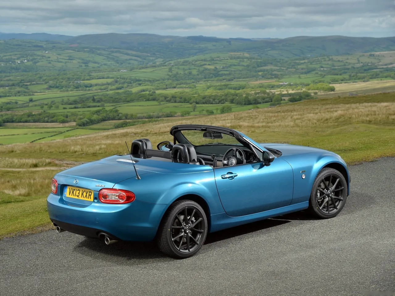 Mazda MX-5 Sport Graphite (2013) – zadní tříčtvrteční pohled