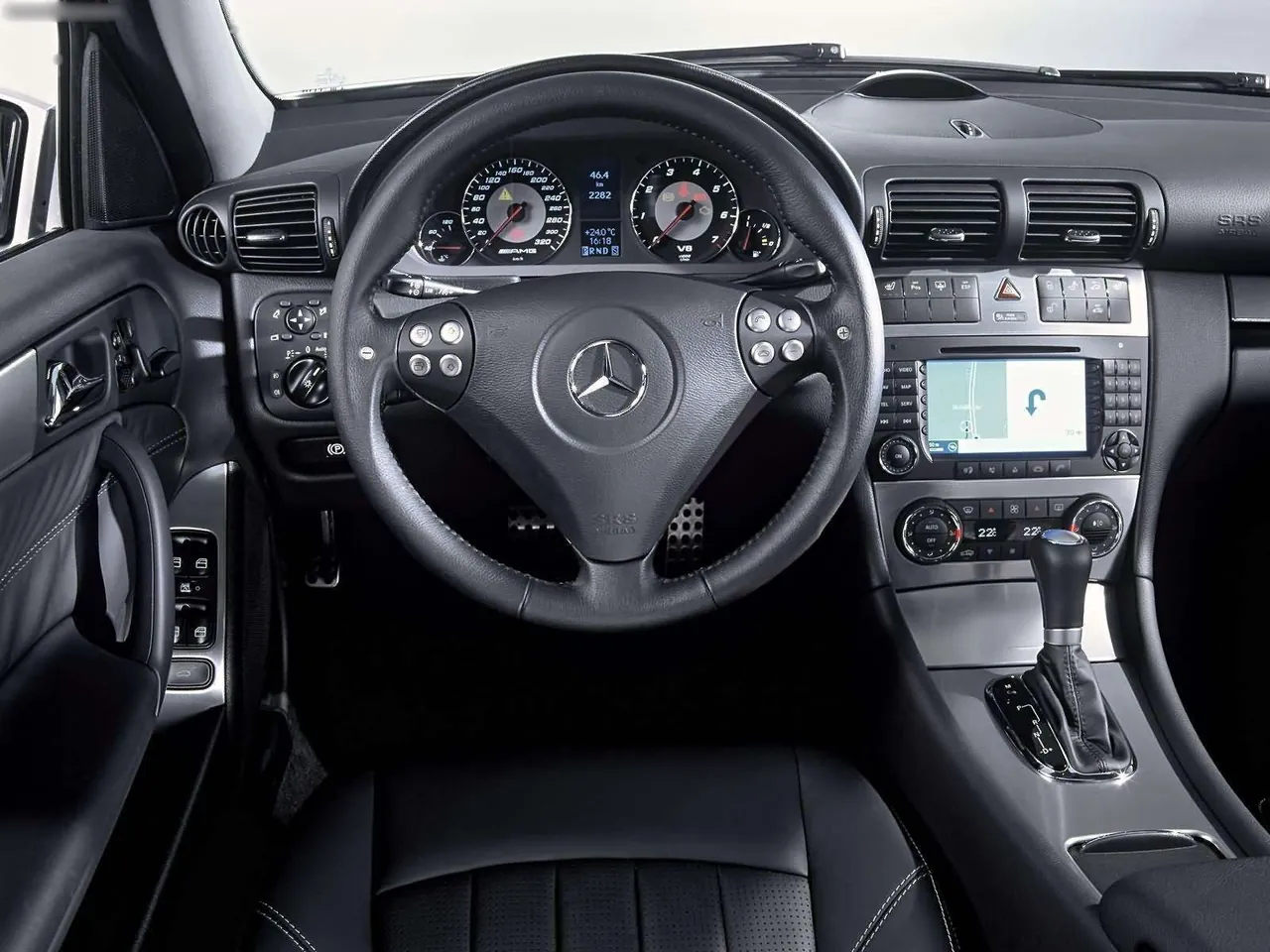 Mercedes-Benz C55 AMG (2004) - Interior