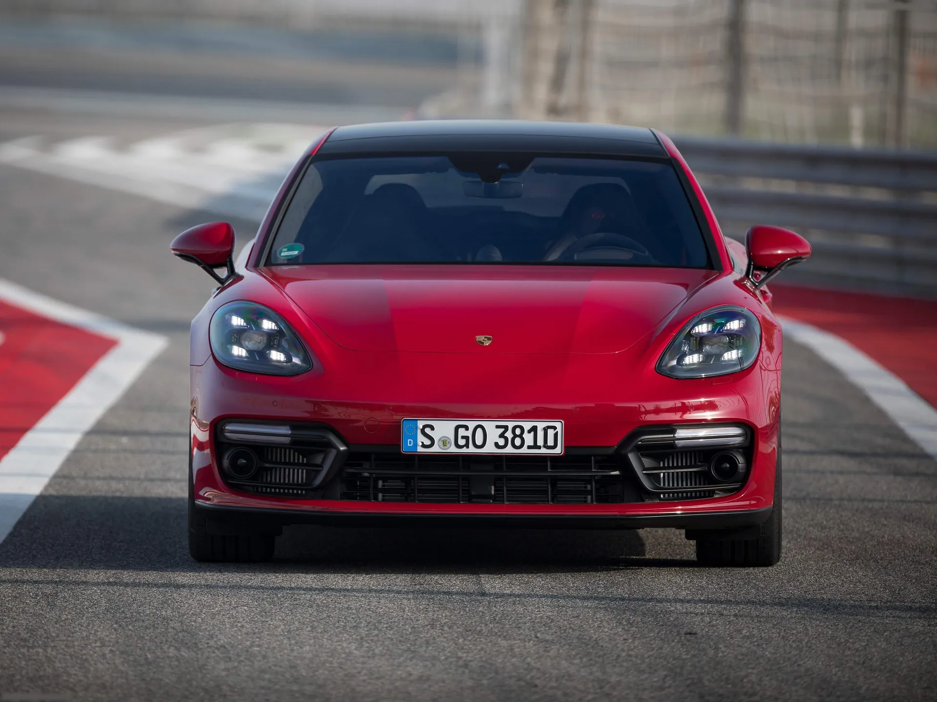 Porsche Panamera GTS Sport Turismo (2019) – zepředu