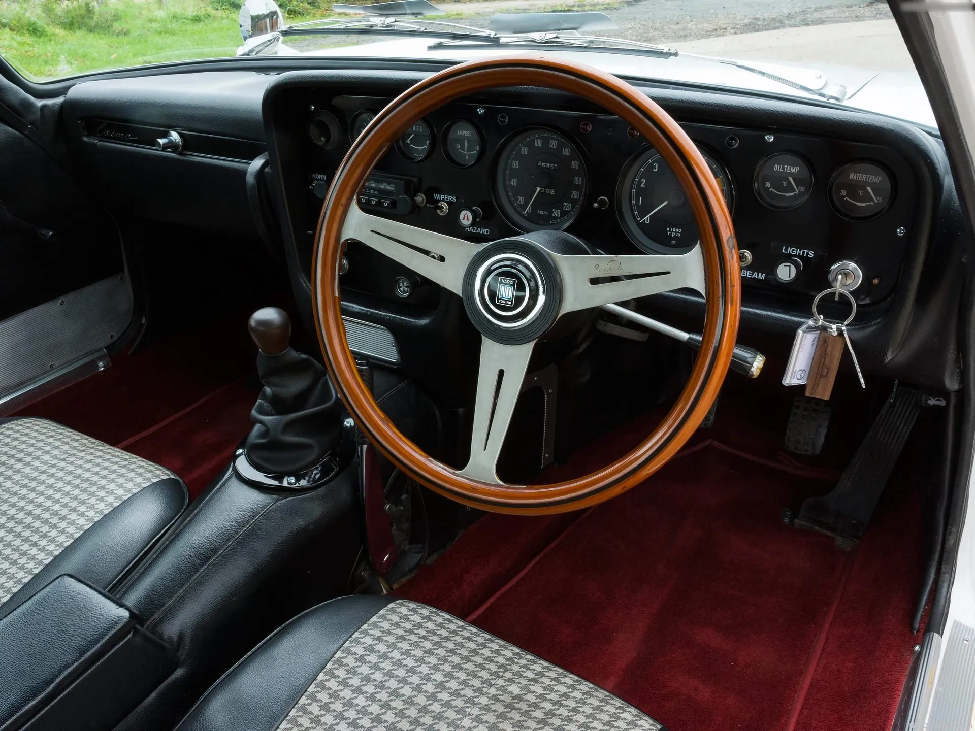 Mazda Cosmo (1969) – interiér