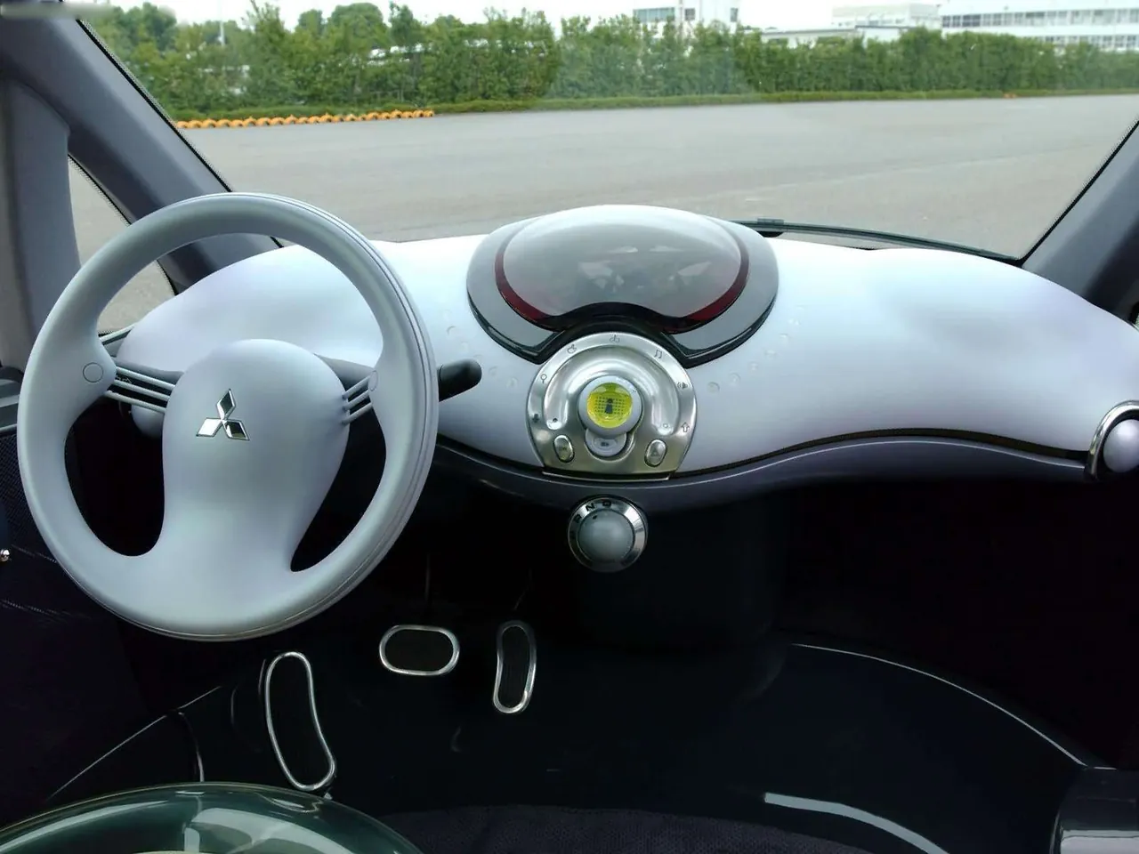 Mitsubishi i Concept (2003) – interiér