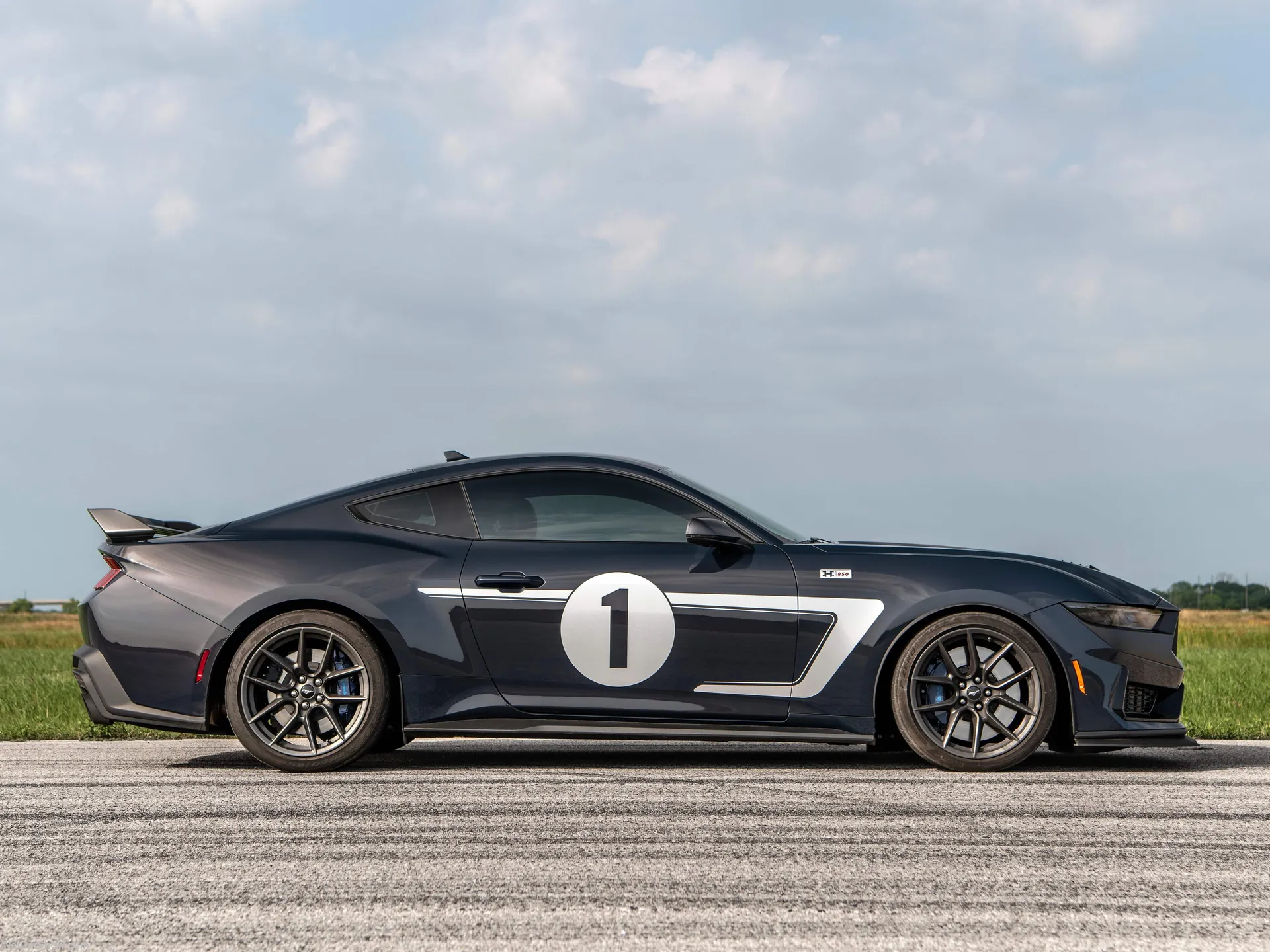 Hennessey H850 Mustang Dark Horse (2024) – boční profil