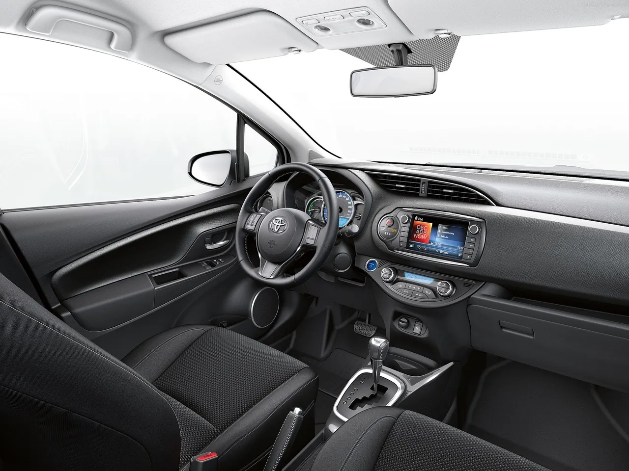 Toyota Yaris (2015) – interiér