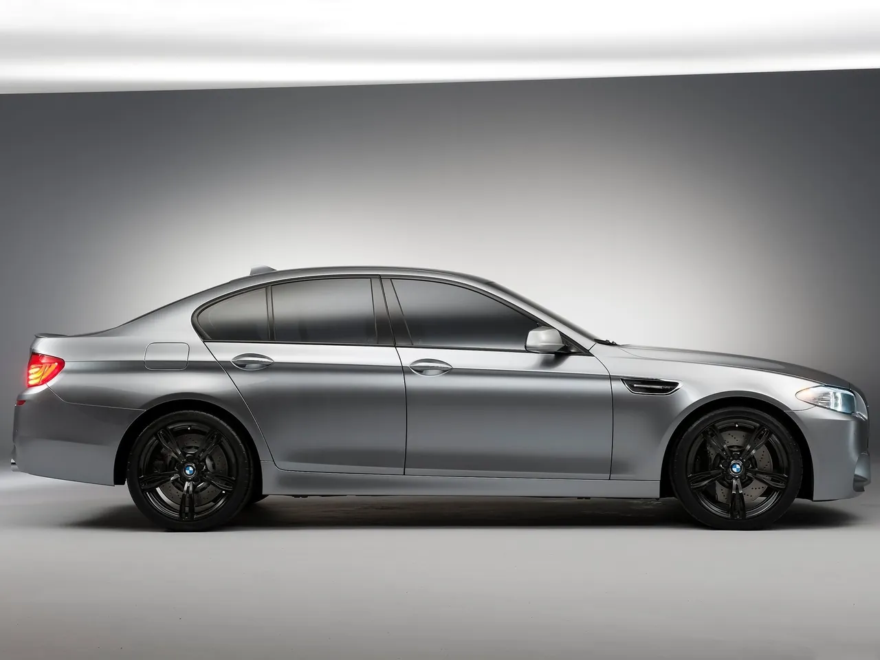 BMW M5 Concept (2011) – boční profil