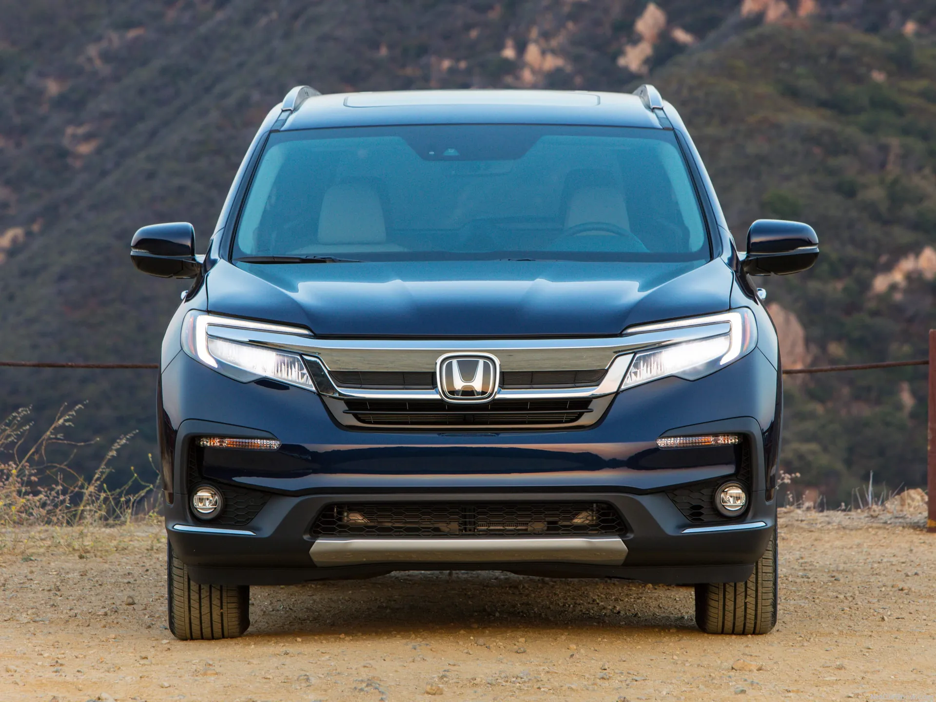Honda Pilot (2019) - Front
