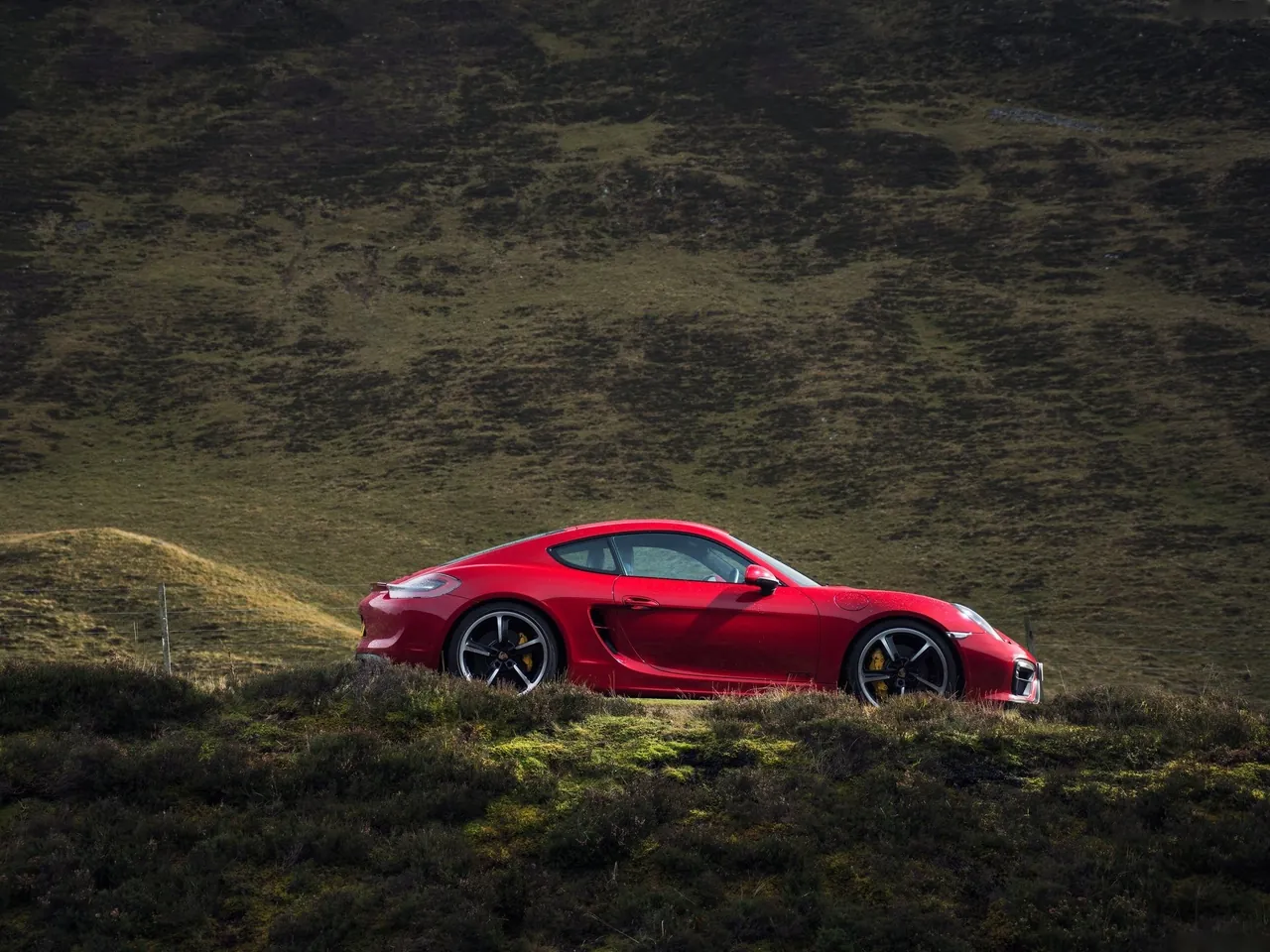 Porsche Cayman GTS (2015) – boční profil