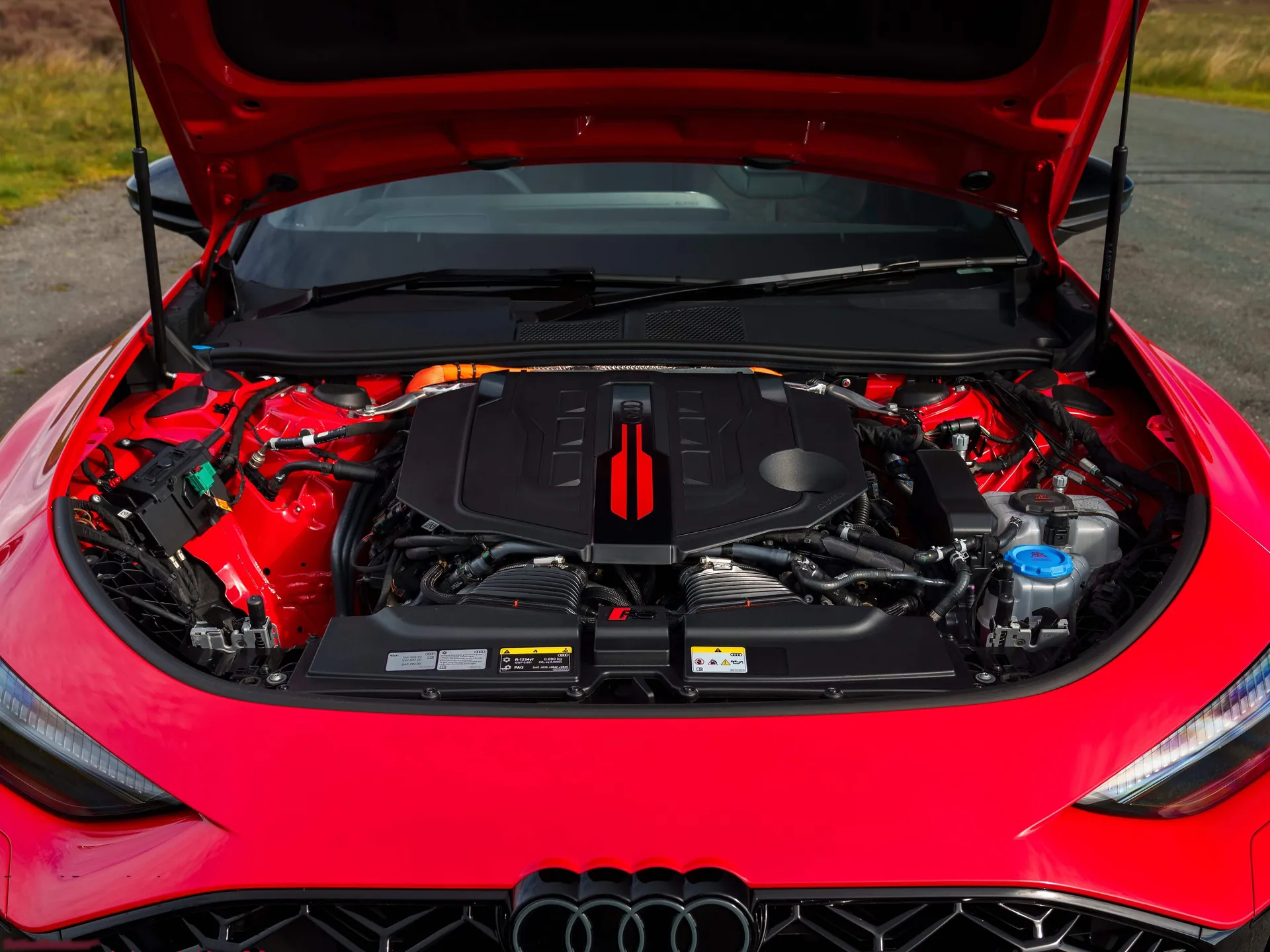 Audi RS5 Saloon [UK] (2027) – motorový prostor
