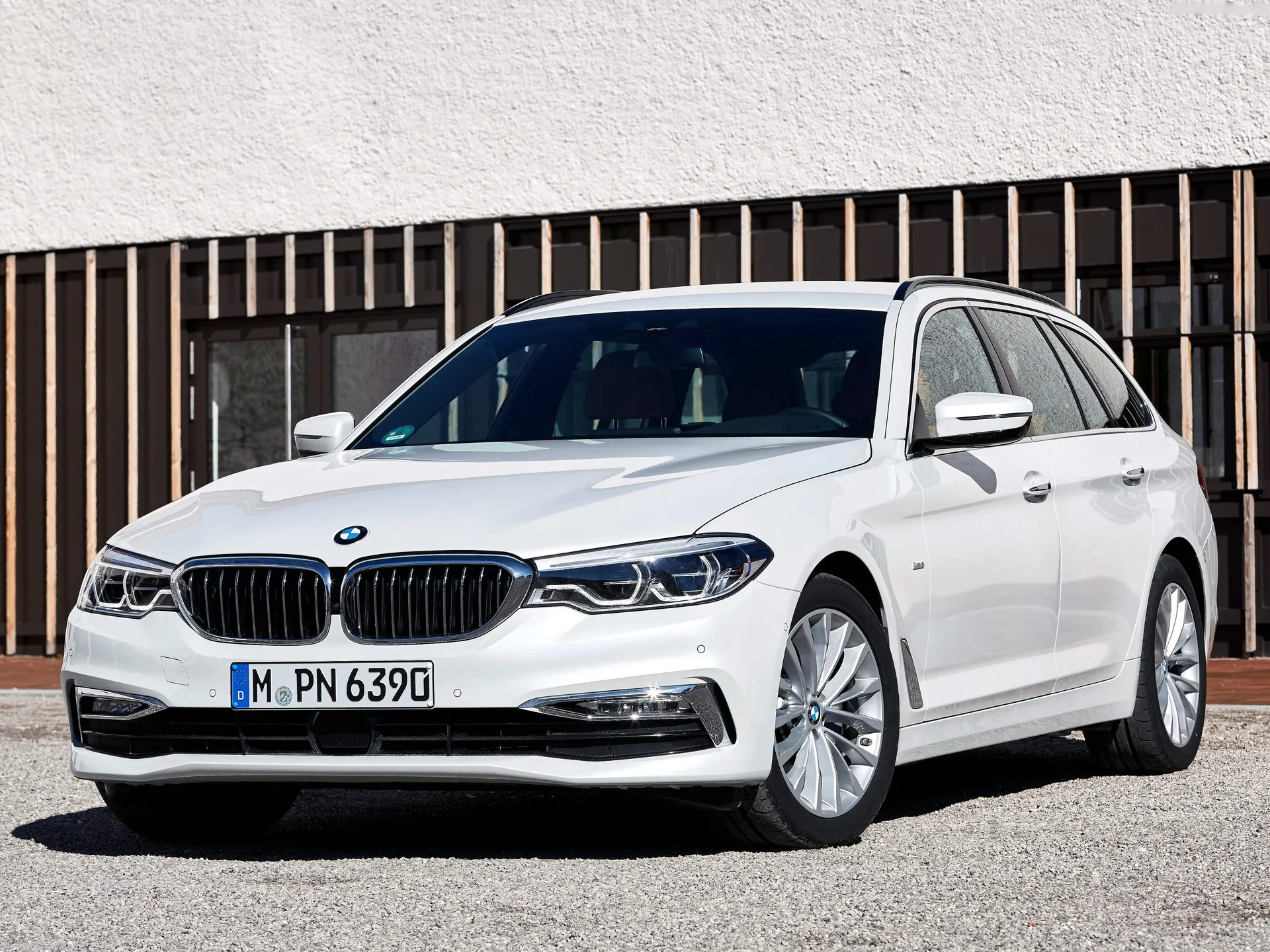 BMW 5-Series Touring (2018)