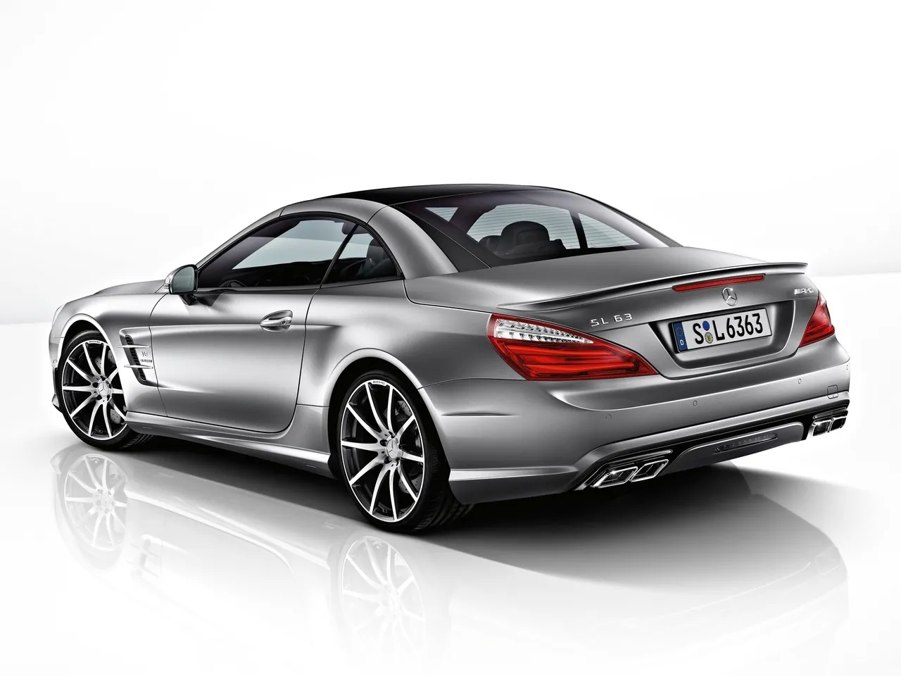 Mercedes-Benz SL63 AMG (2013) – zadní tříčtvrteční pohled