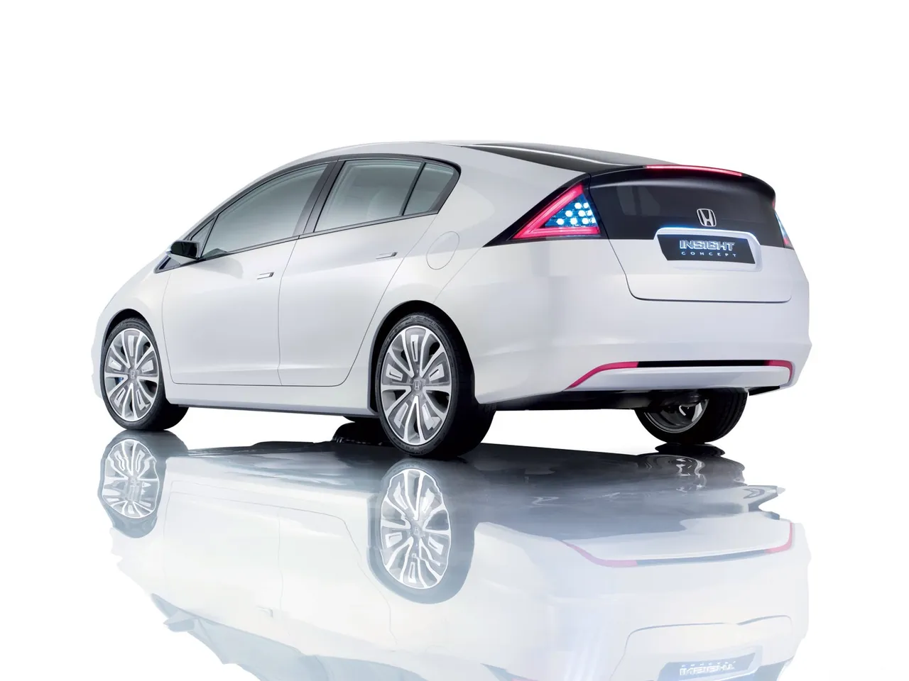 Honda Insight Concept (2008) – zadní tříčtvrteční pohled