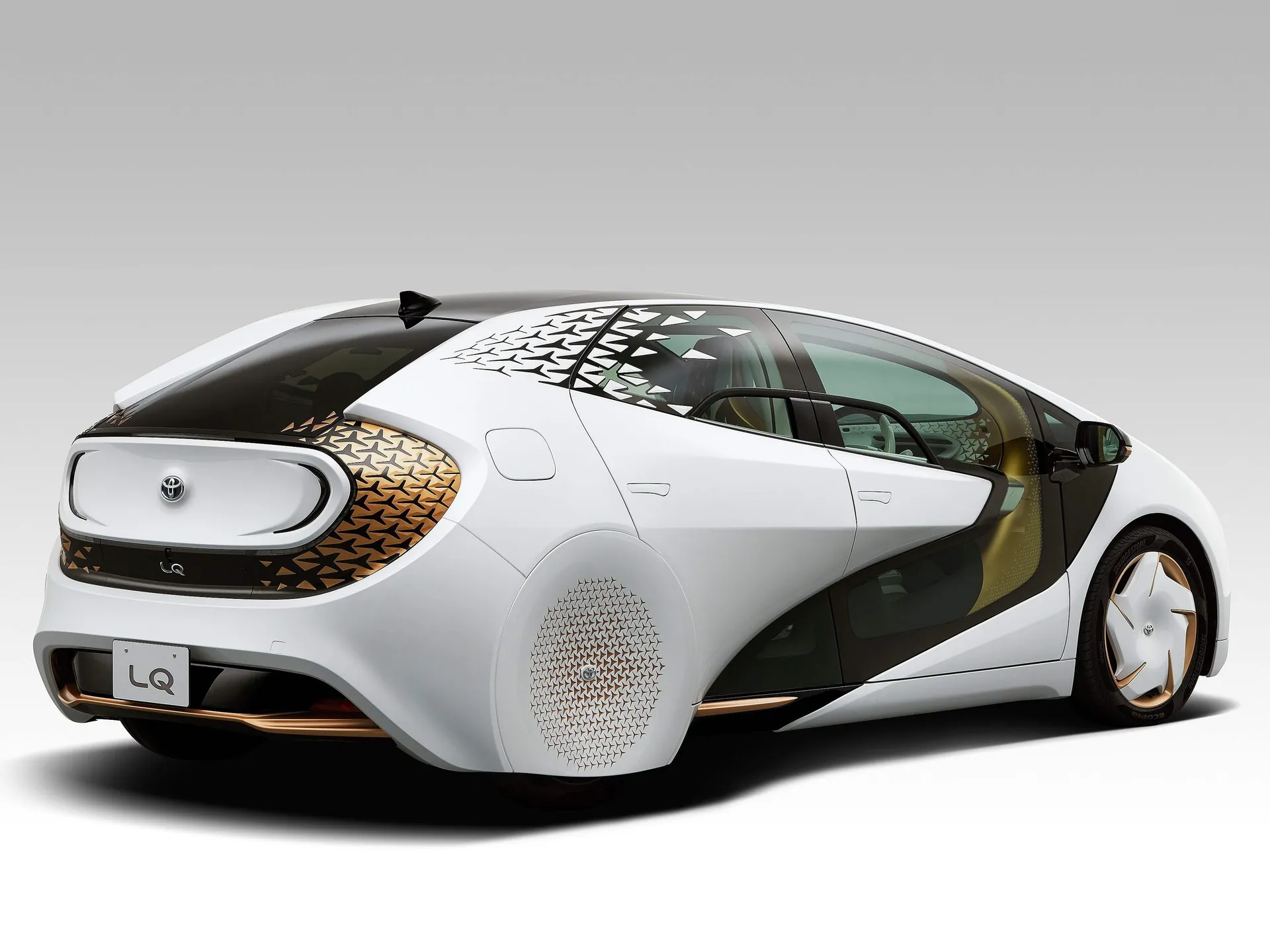 Toyota LQ Concept (2019) – zadní tříčtvrteční pohled