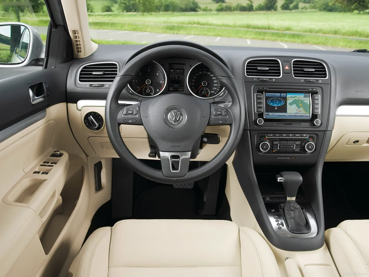 Volkswagen Golf Variant (2010) – interiér
