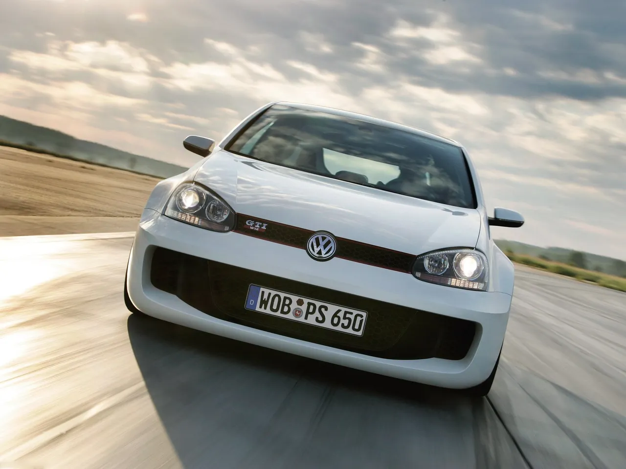 Volkswagen Golf GTI W12 650 Concept (2007) – zepředu
