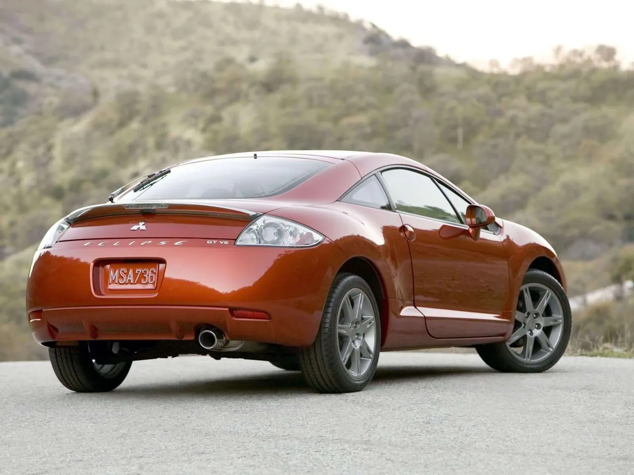 Mitsubishi Eclipse GT V6 (2006) – zadní tříčtvrteční pohled