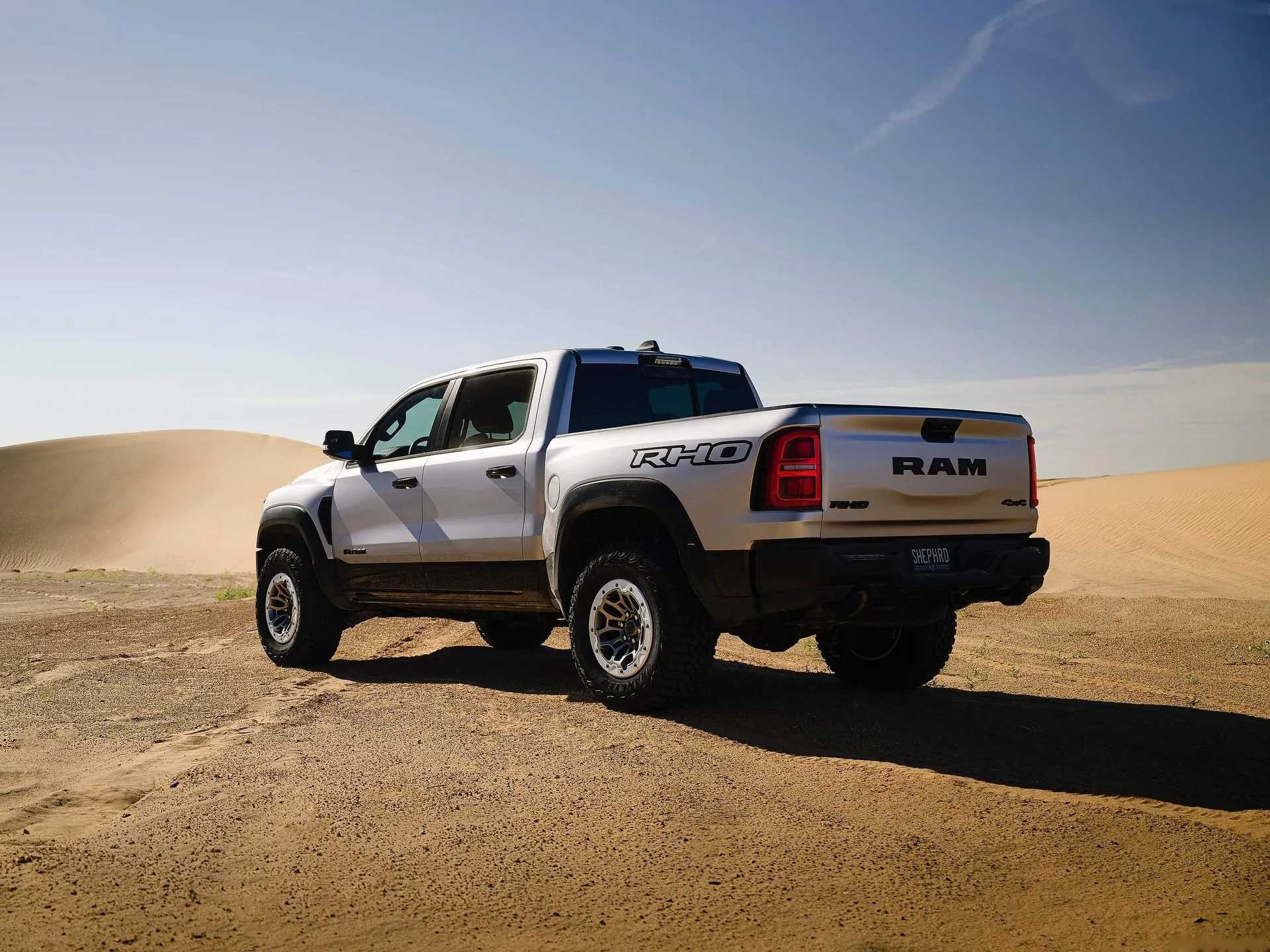 Ram 1500 RHO (2025) – zadní tříčtvrteční pohled